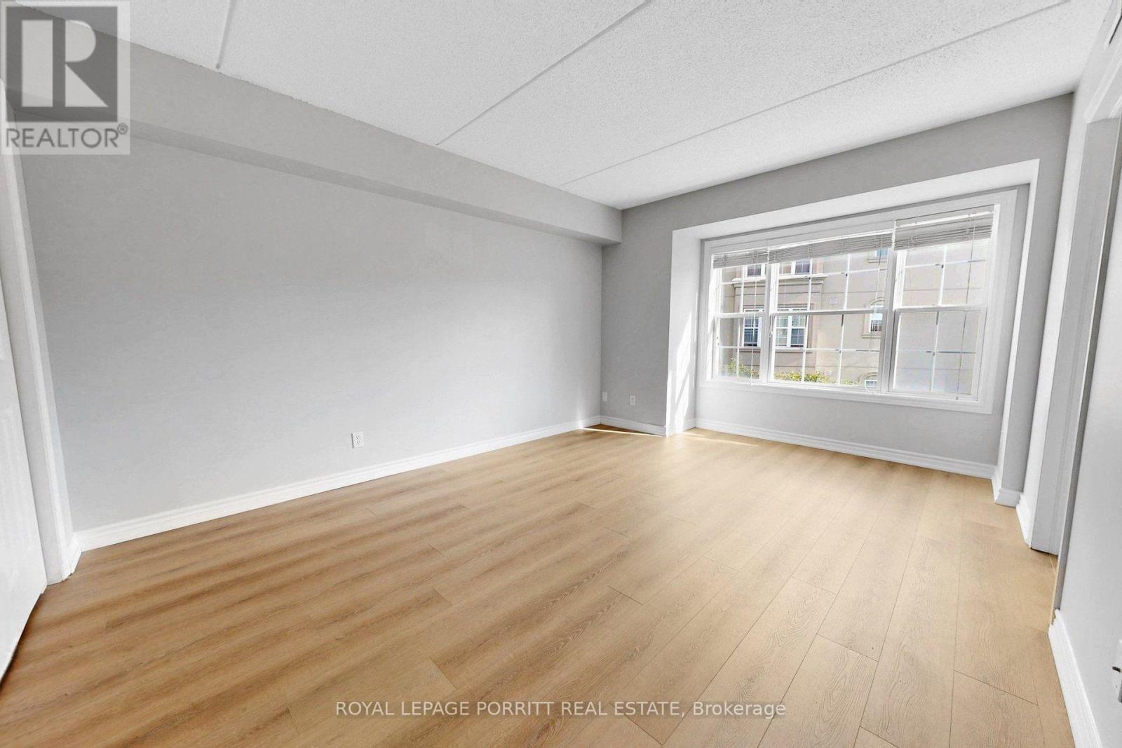 302 - 2085 Appleby Line Property Photo 17