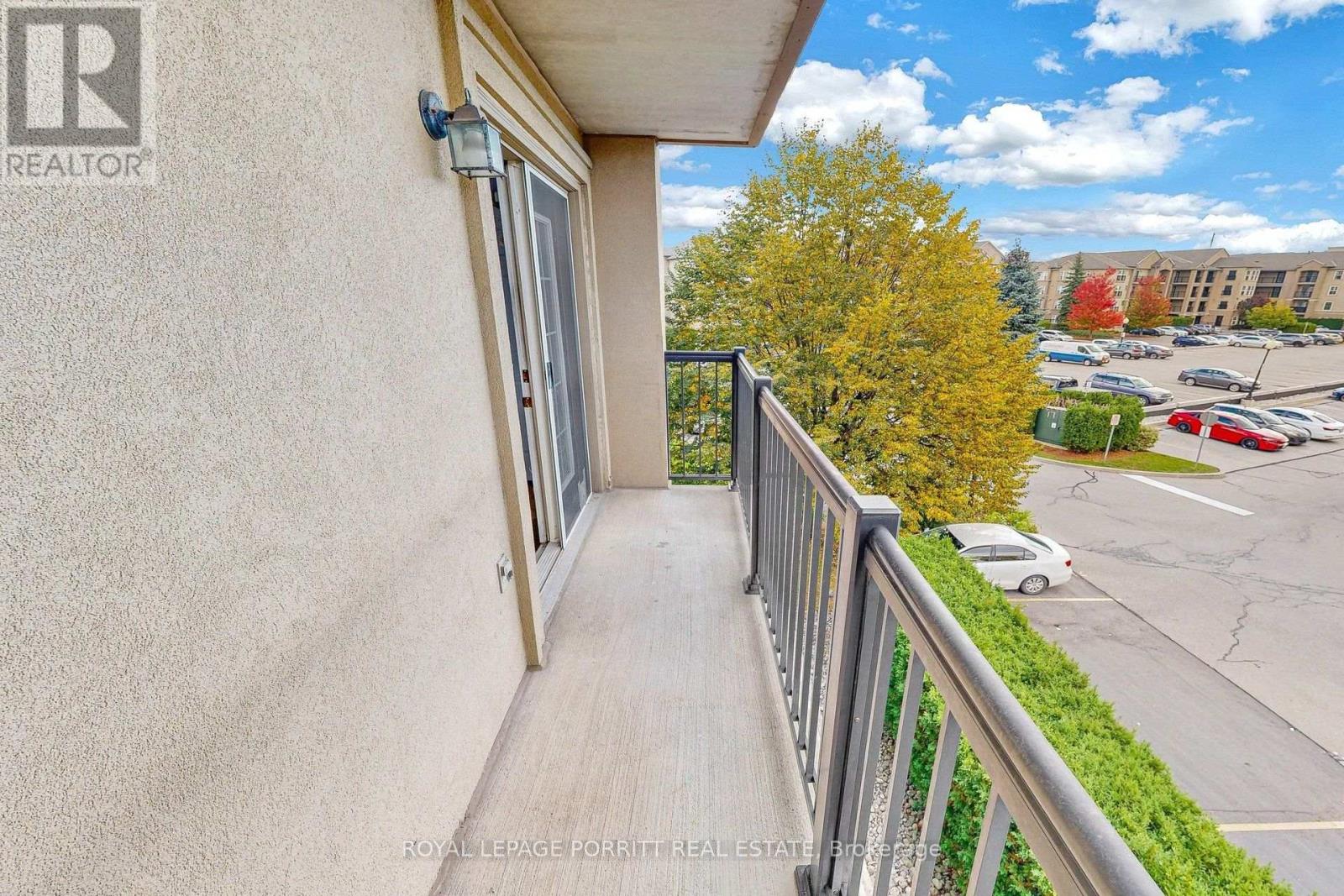 302 - 2085 Appleby Line Property Photo 24