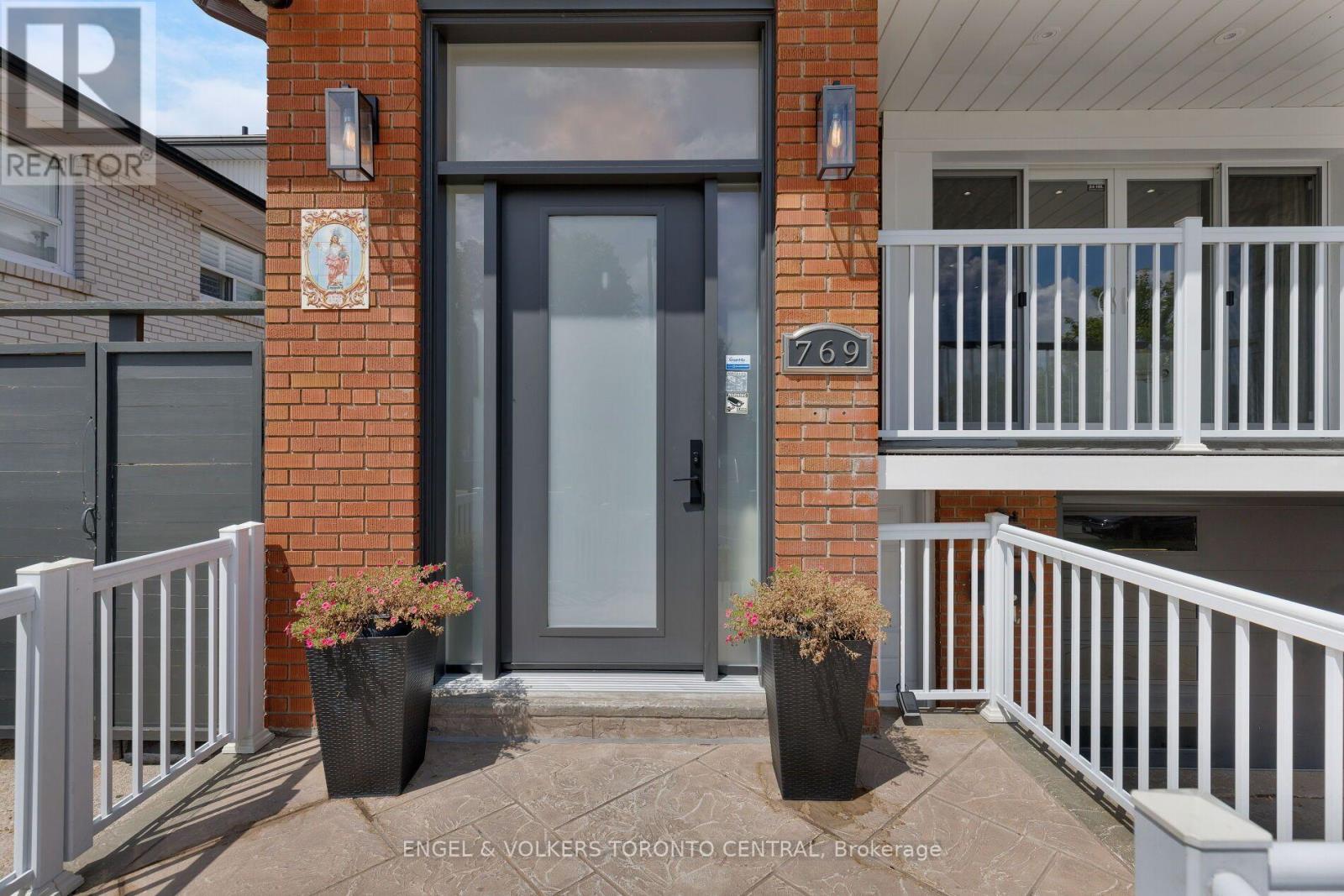 769 Annamore Road Property Photo 2