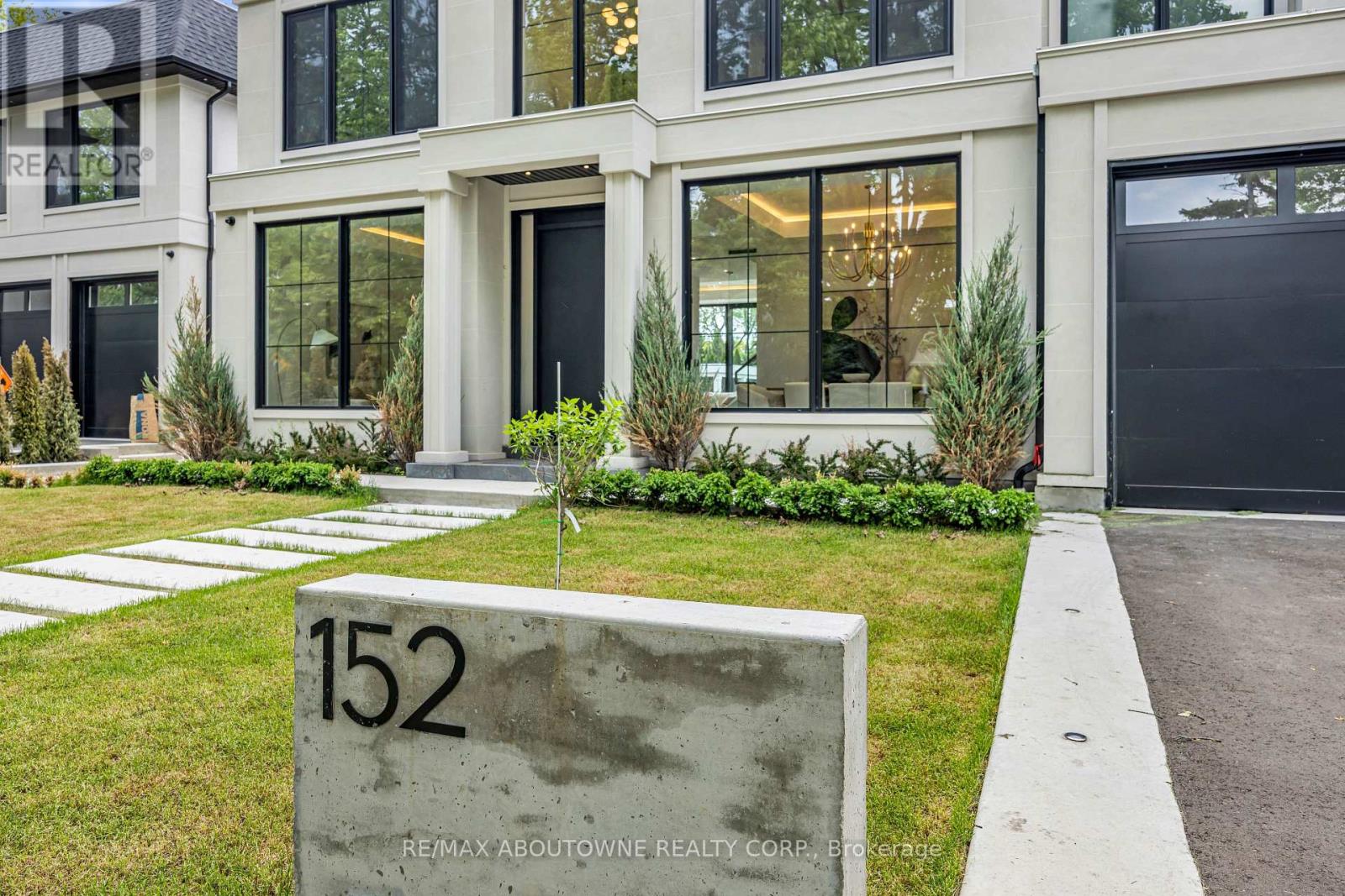 152 Third Line Property Photo 3