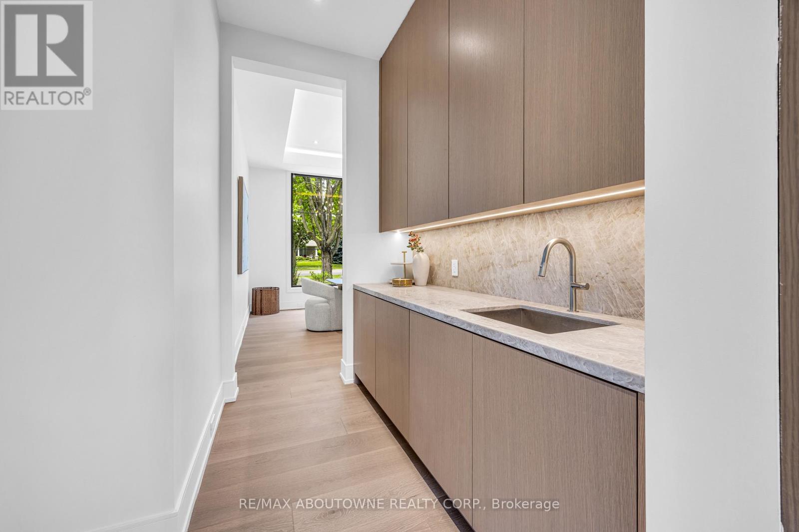 152 Third Line Property Photo 9