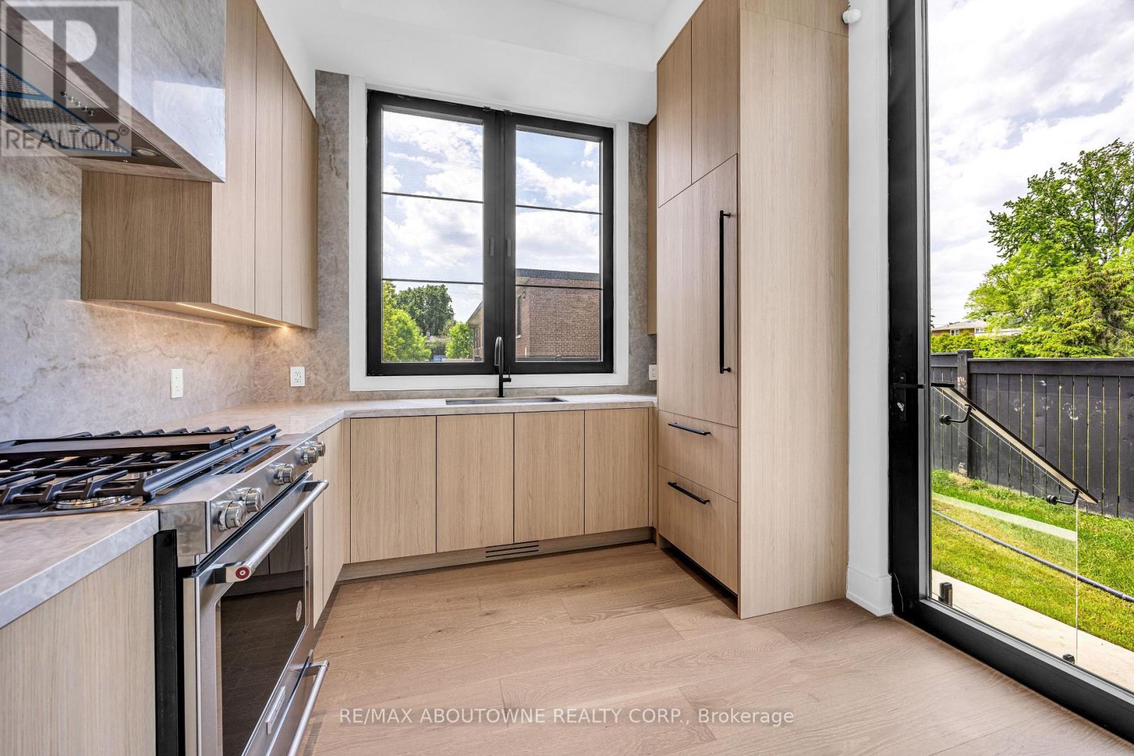 152 Third Line Property Photo 10