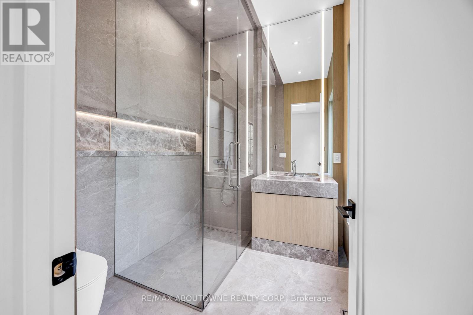 152 Third Line Property Photo 29
