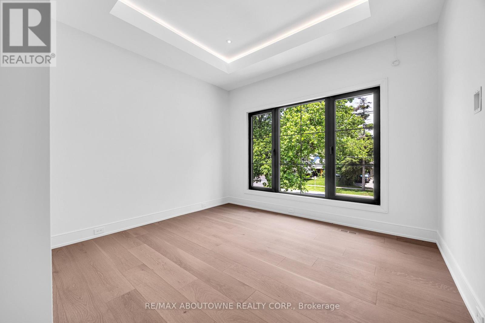 152 Third Line Property Photo 30