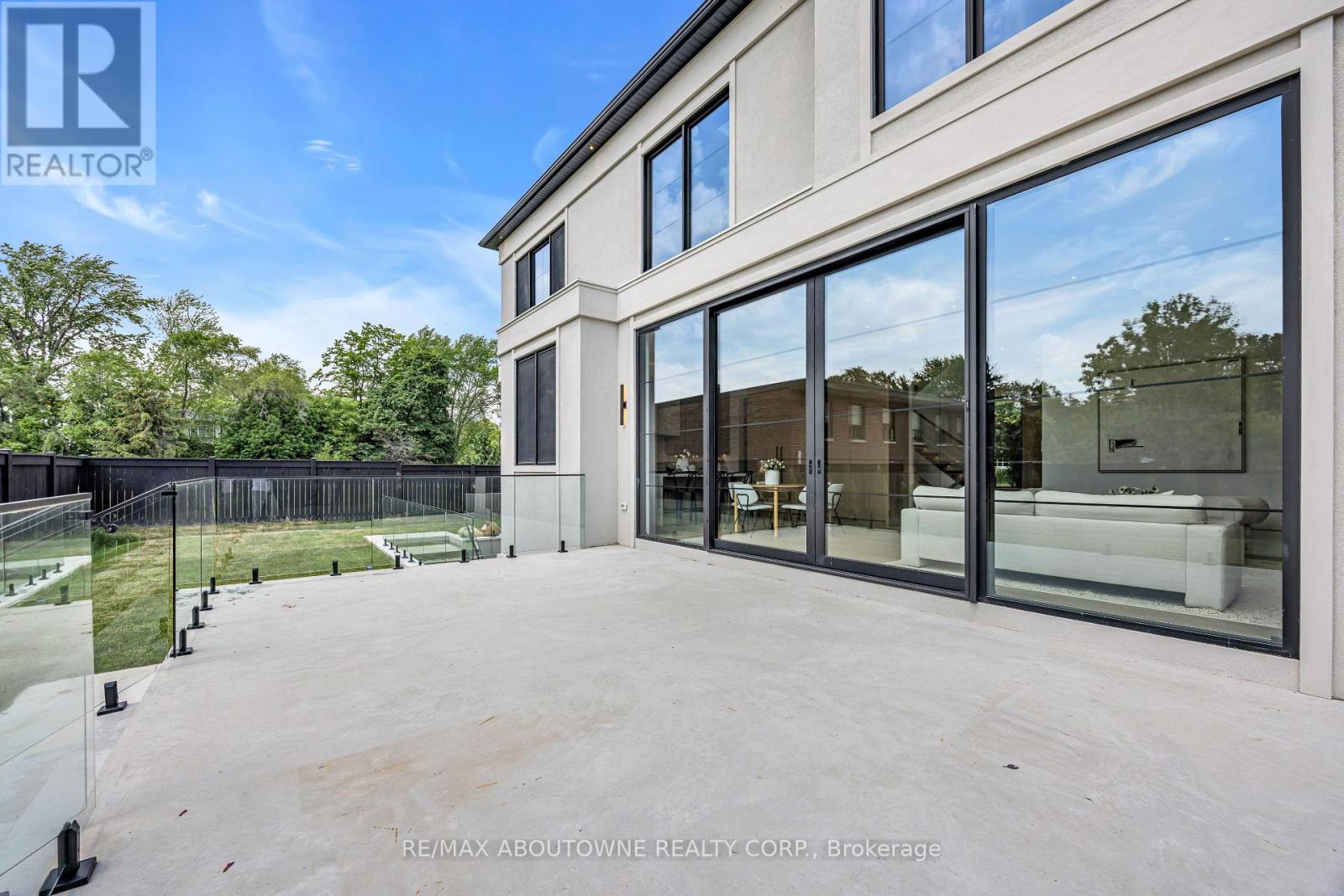 152 Third Line Property Photo 44