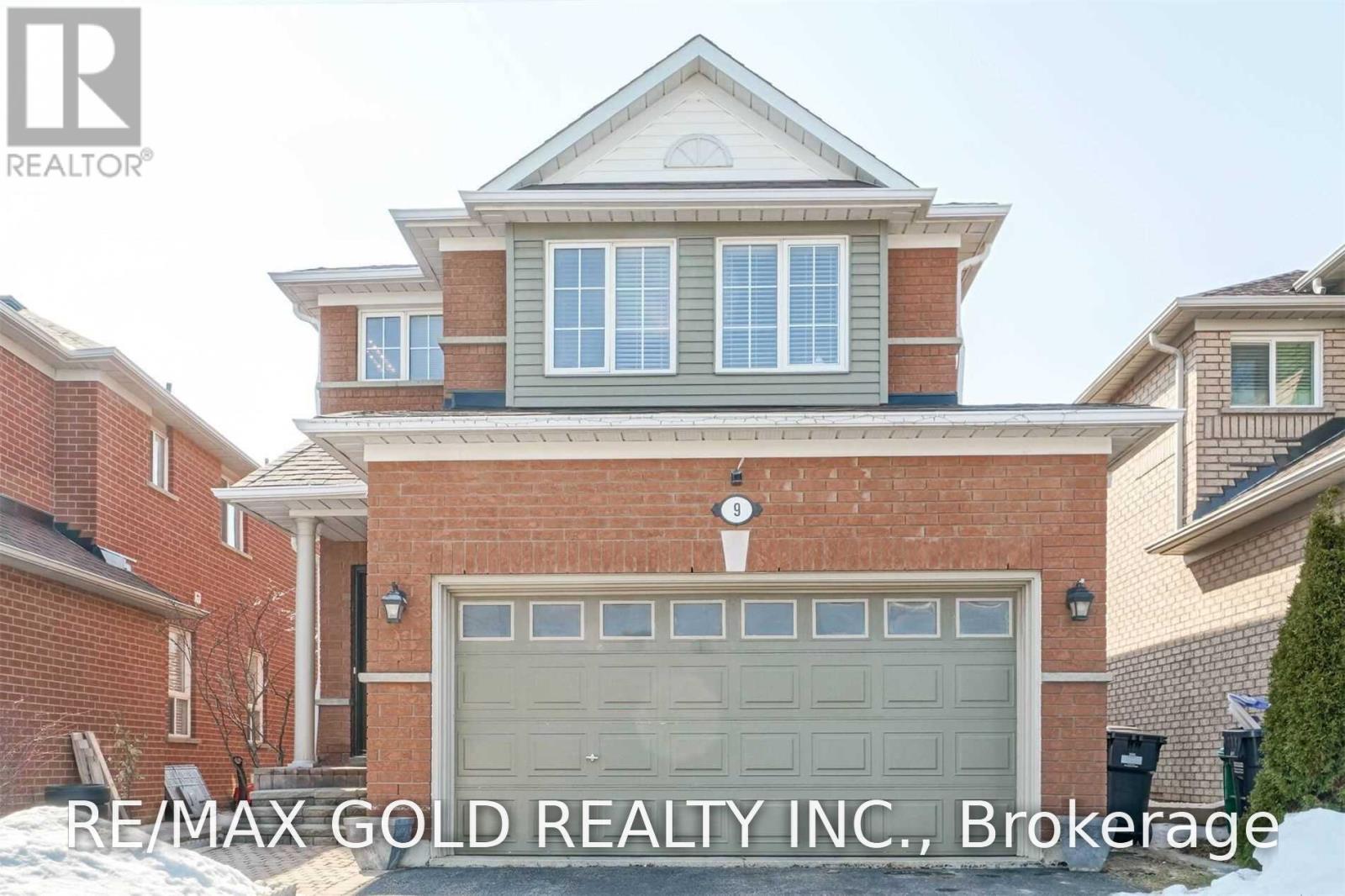 9 BLUE LAKE AVENUE Property Photo 1
