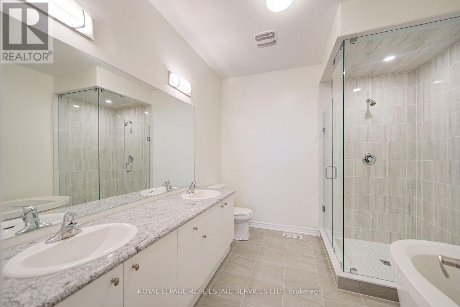 1182 Dartmouth Crescent Property Photo 17