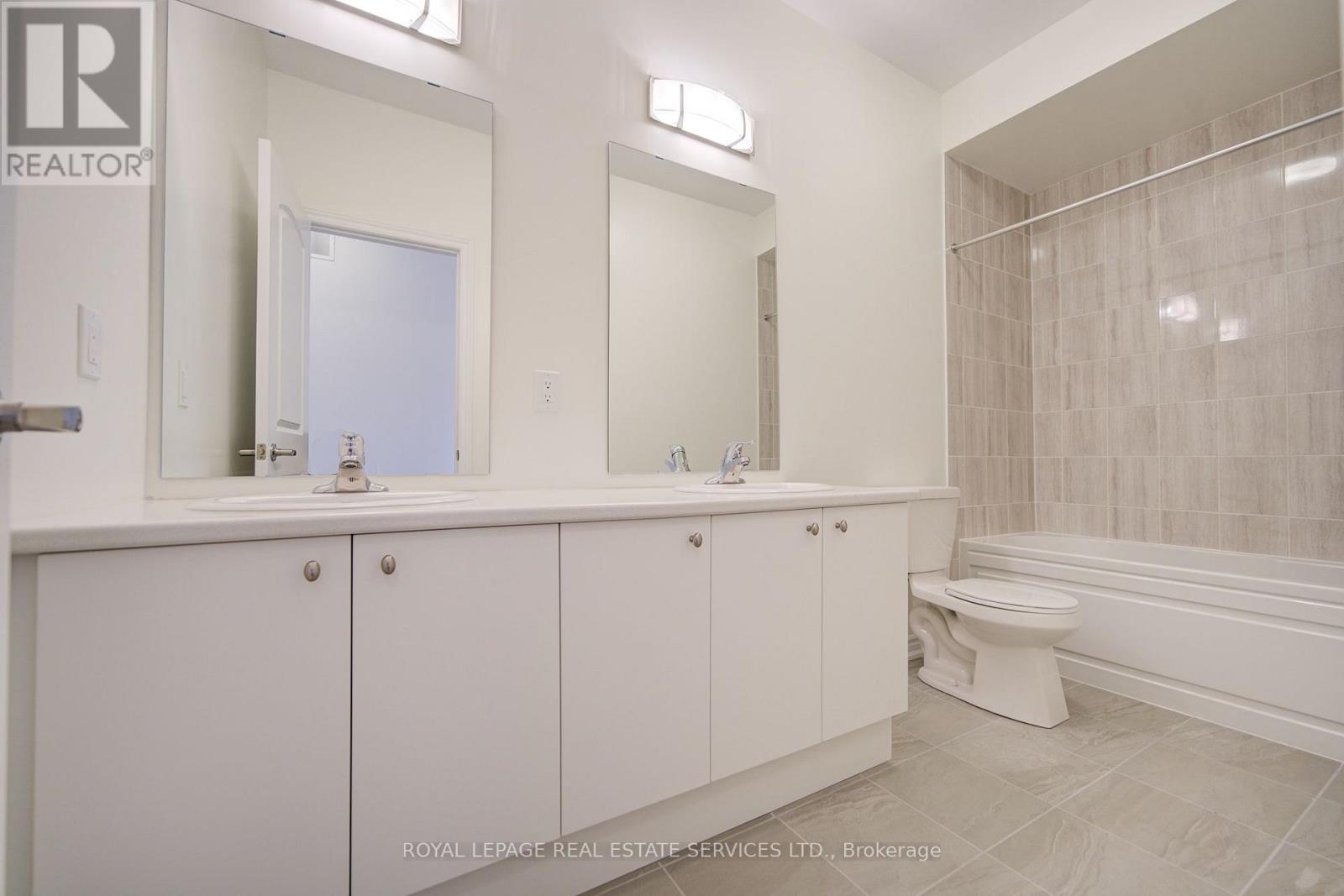 1182 Dartmouth Crescent Property Photo 22