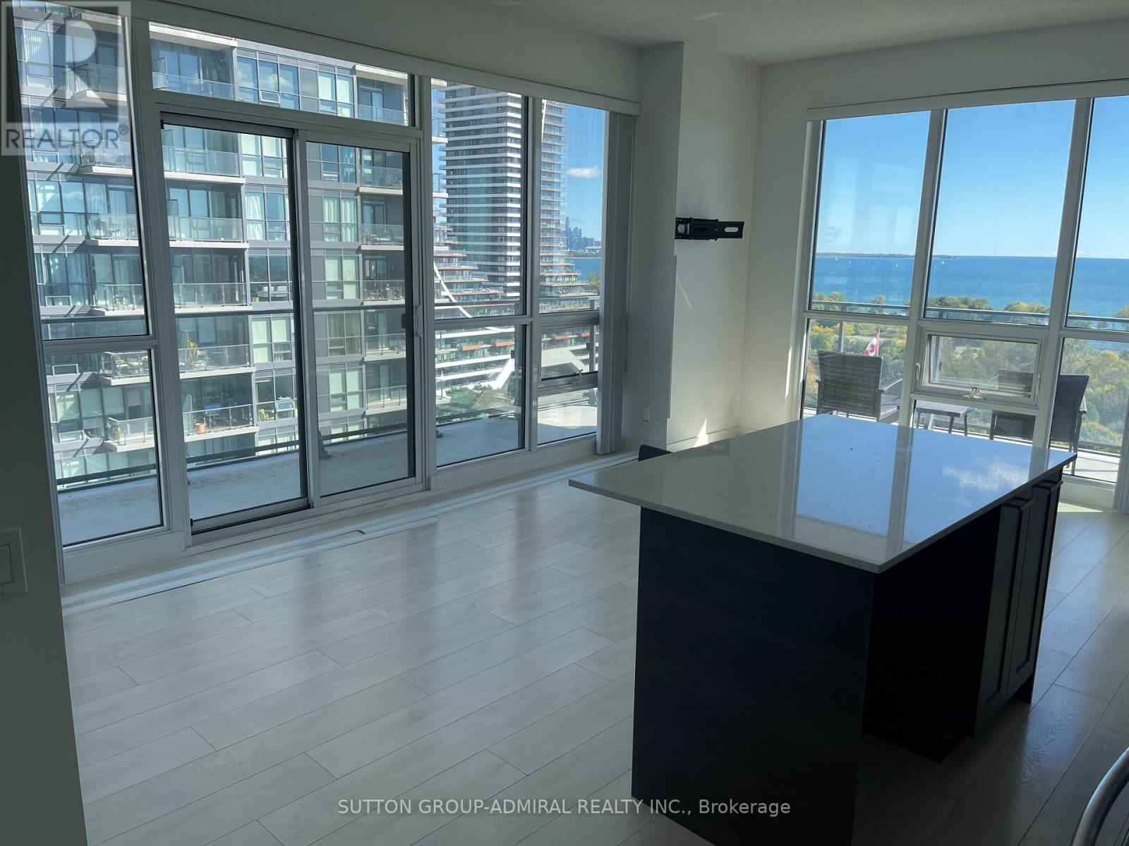 1801 - 2212 LAKE SHORE BOULEVARD W Property Photo 1
