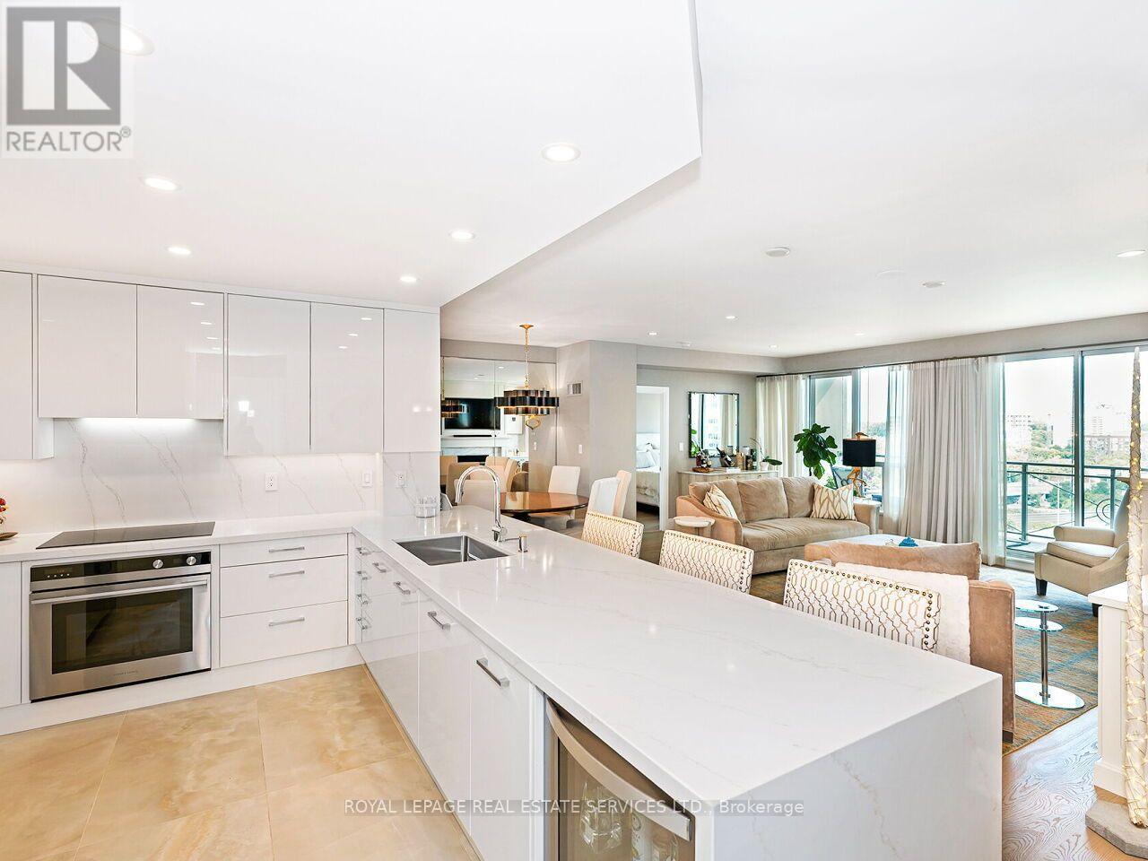 Ph201 - 88 Palace Pier Court Property Photo 1