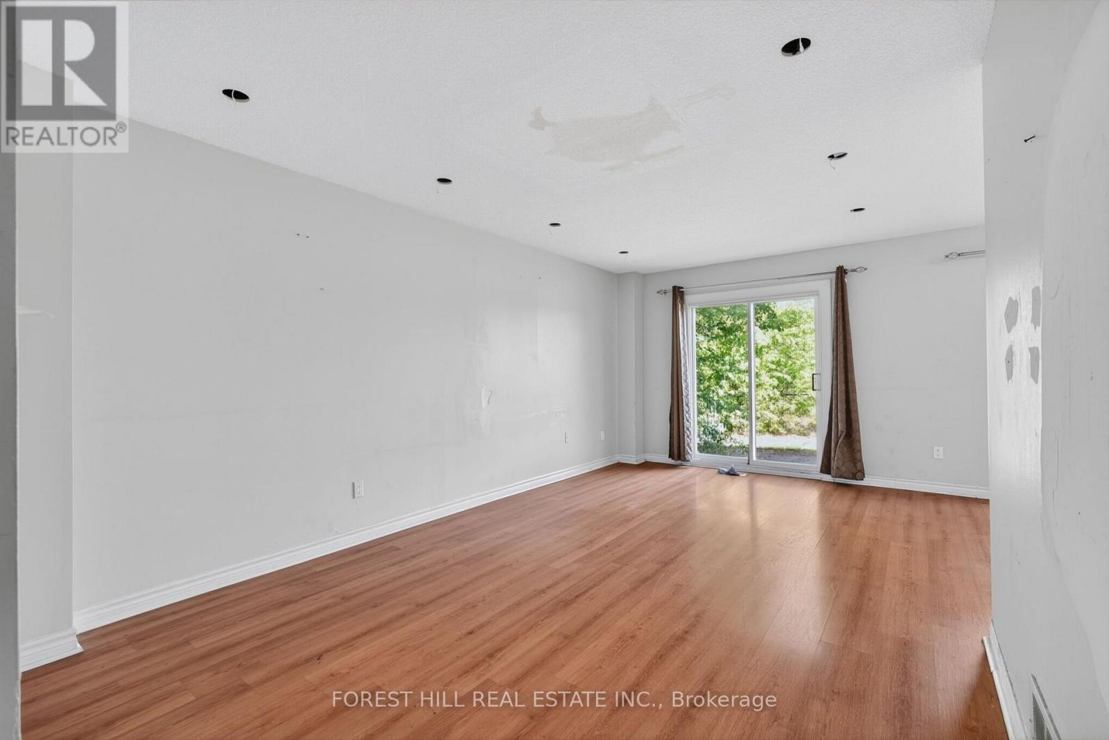 27 Saturn Drive Property Photo 5