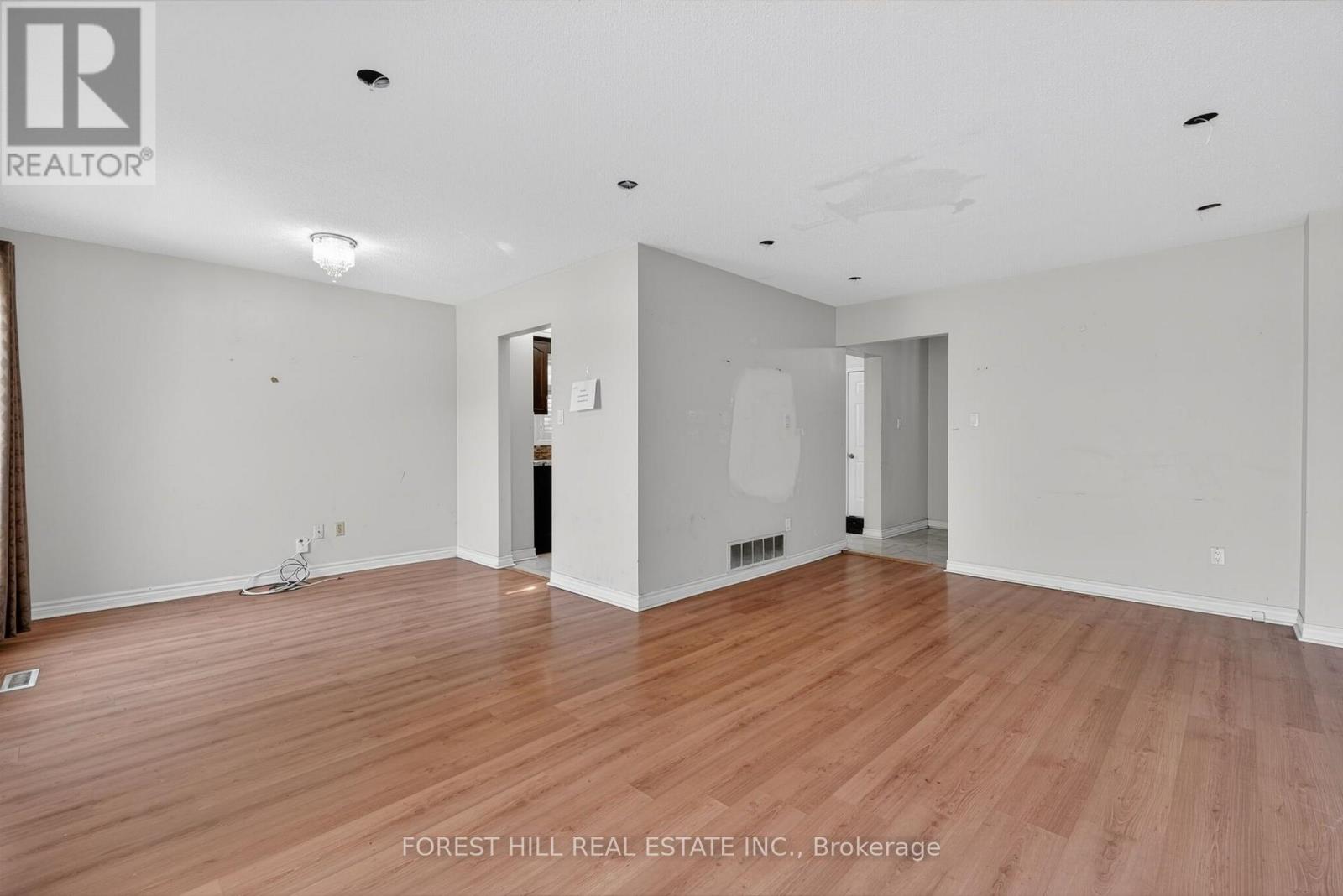 27 Saturn Drive Property Photo 7