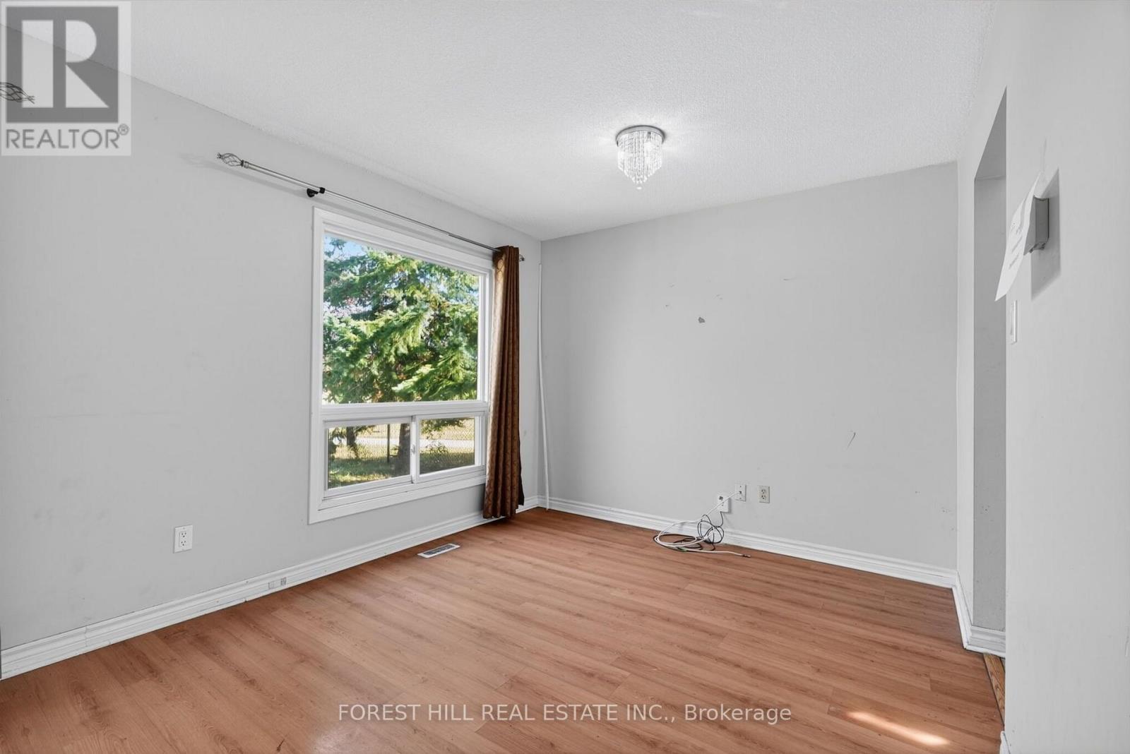 27 Saturn Drive Property Photo 8