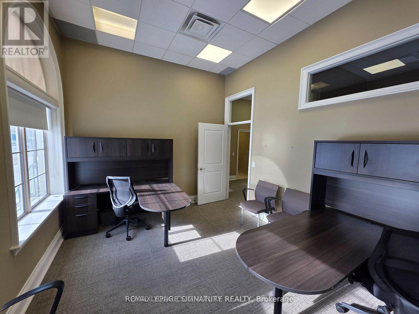 26 - 1525 Cornwall Road Property Photo 7