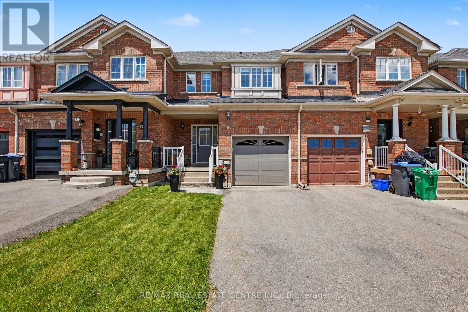 94 Timbertop Crescent Property Photo 1