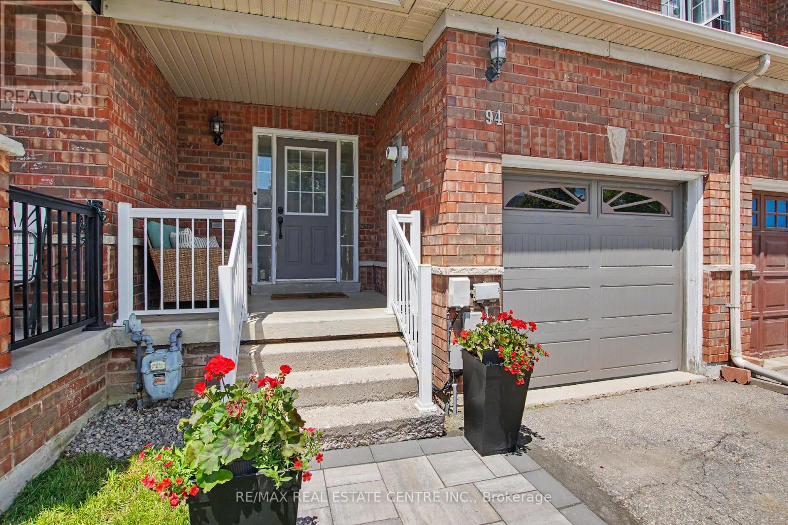 94 Timbertop Crescent Property Photo 4