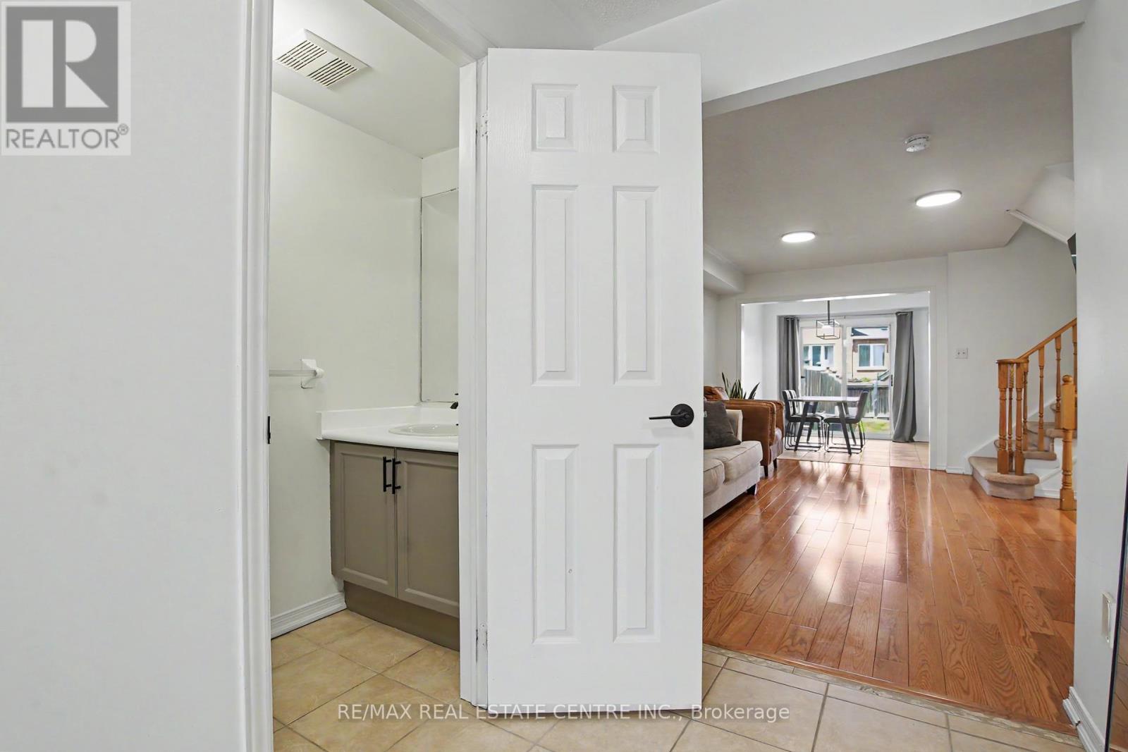 94 Timbertop Crescent Property Photo 6