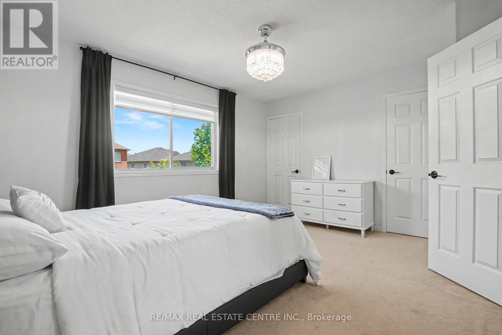 94 Timbertop Crescent Property Photo 18