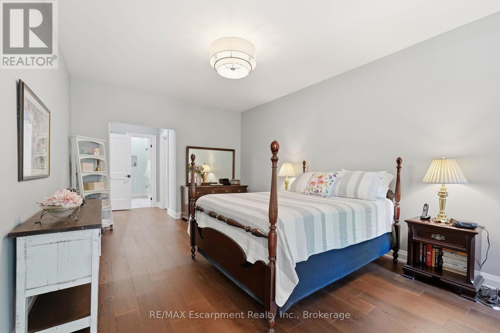 4155 Stonebridge Crescent Property Photo 16