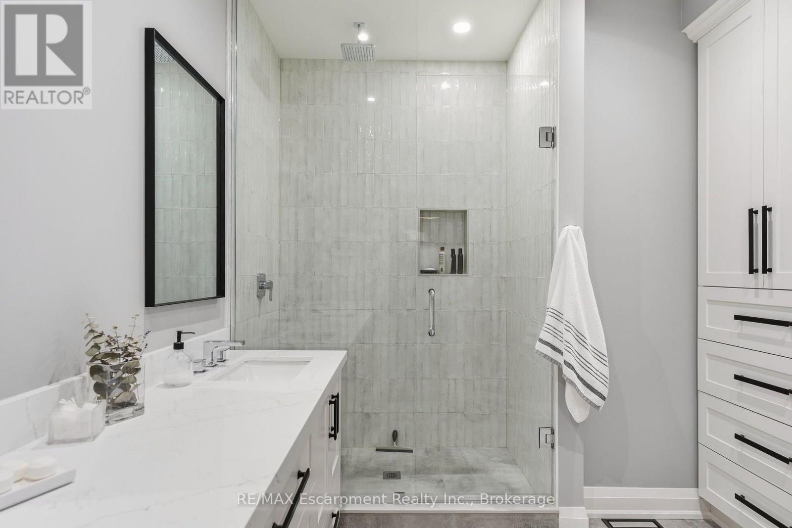 4155 Stonebridge Crescent Property Photo 19