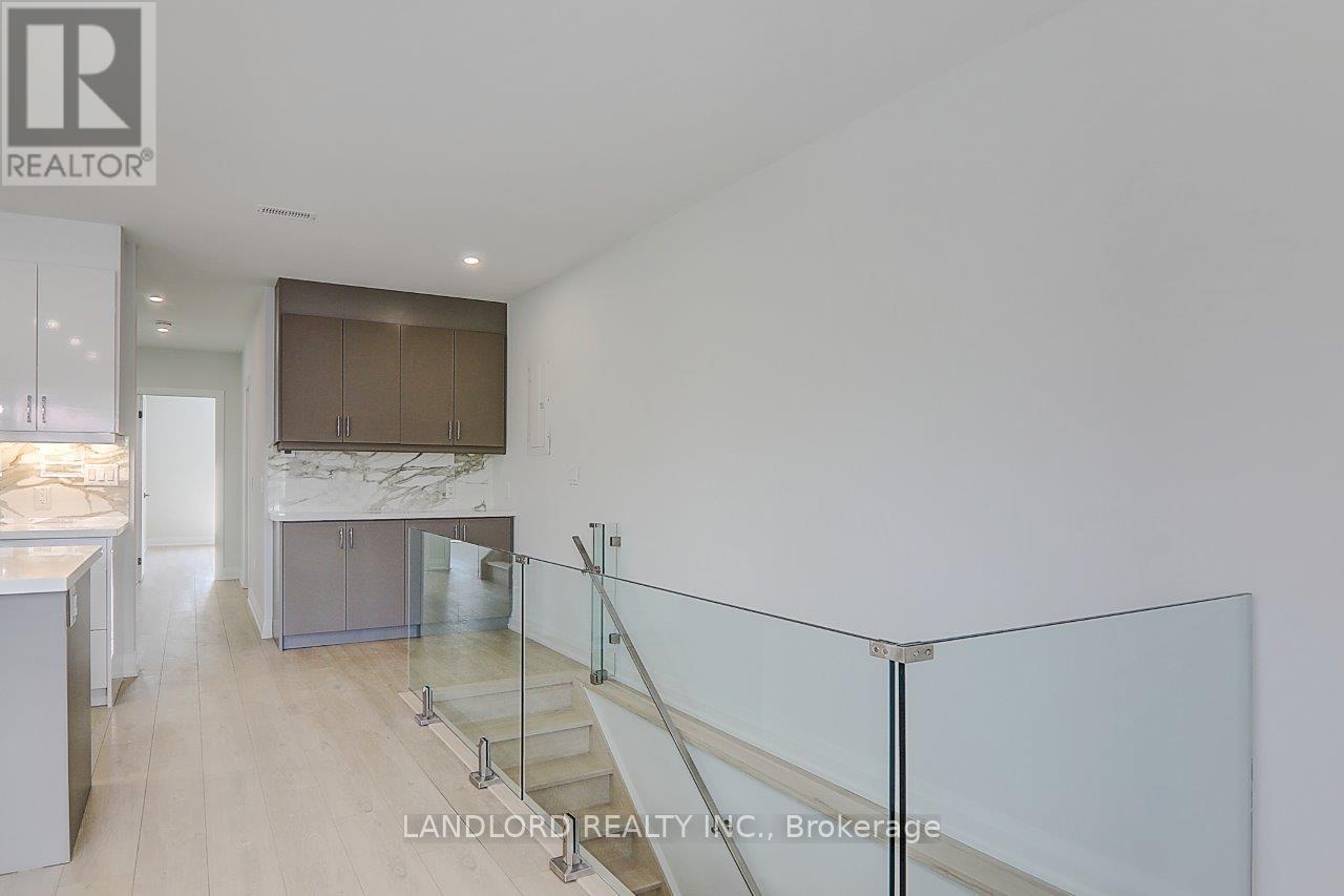 Upper - 115 Livingstone Avenue Property Photo 14