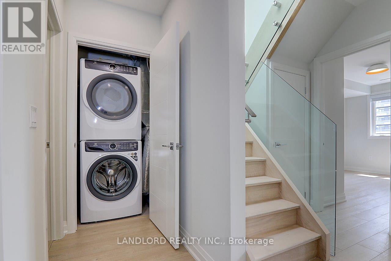 Upper - 115 Livingstone Avenue Property Photo 21