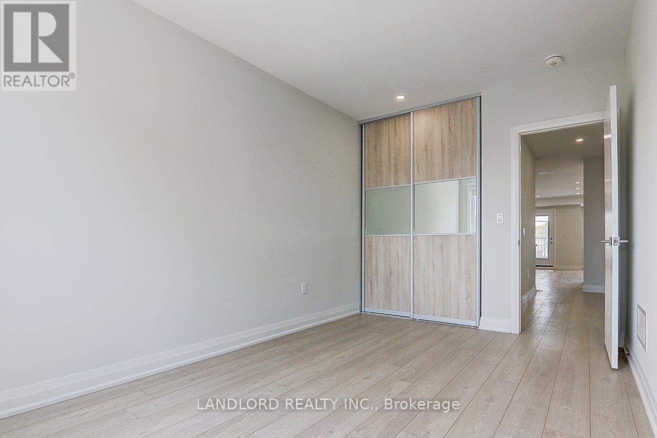 Upper - 115 Livingstone Avenue Property Photo 25