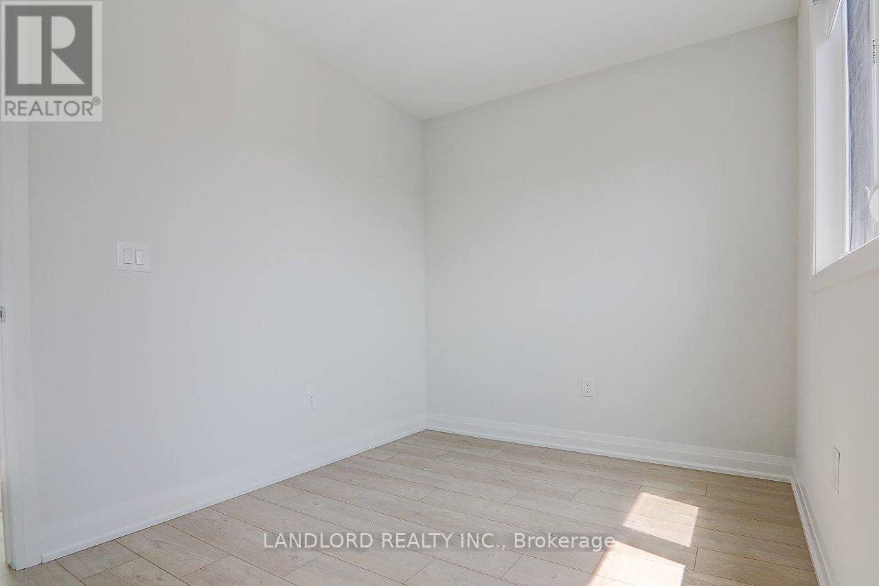 Upper - 115 Livingstone Avenue Property Photo 30