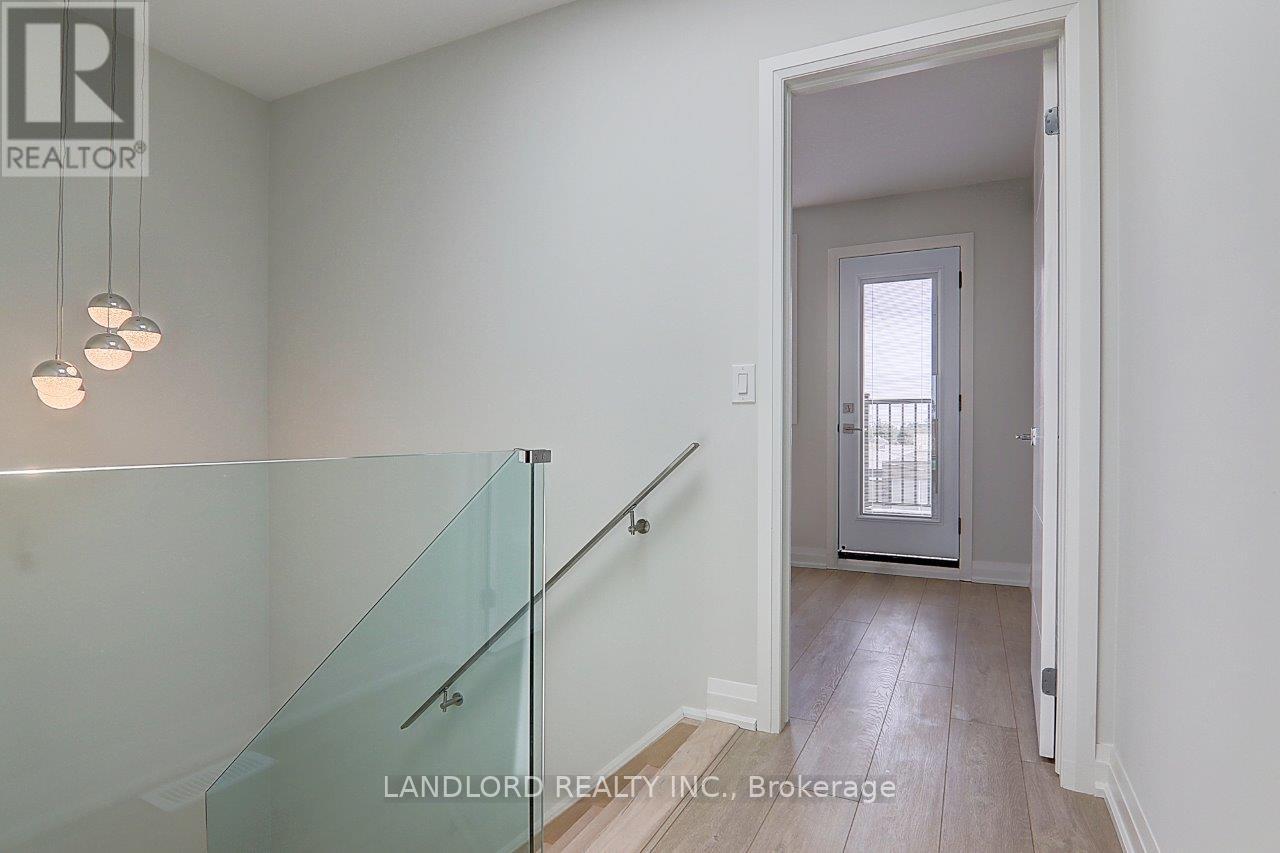 Upper - 115 Livingstone Avenue Property Photo 33