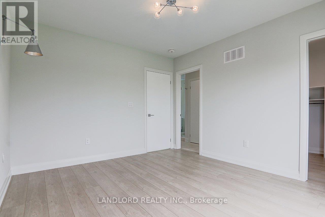 Upper - 115 Livingstone Avenue Property Photo 35
