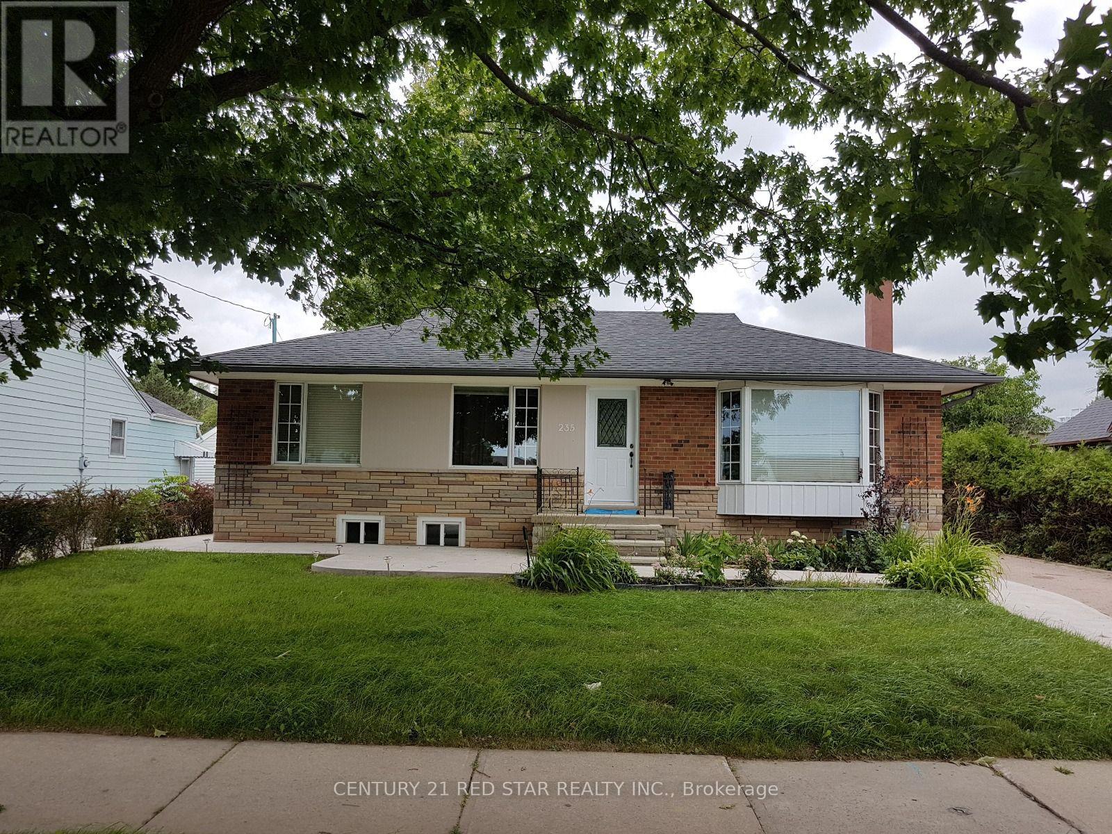 235 Mary Street Property Photo 1