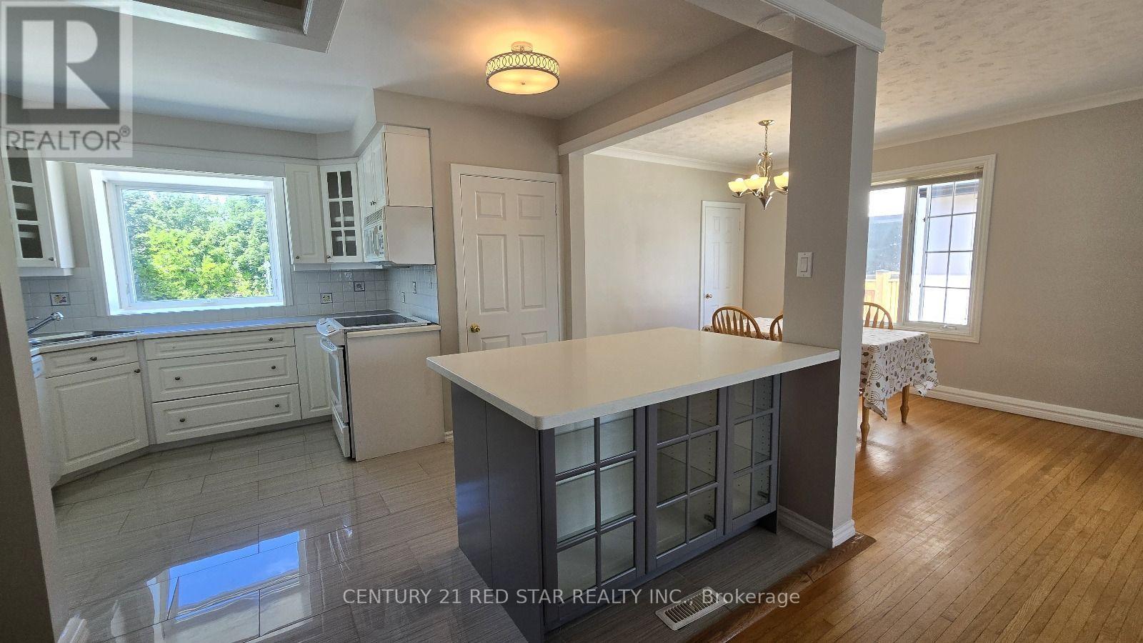 235 Mary Street Property Photo 5
