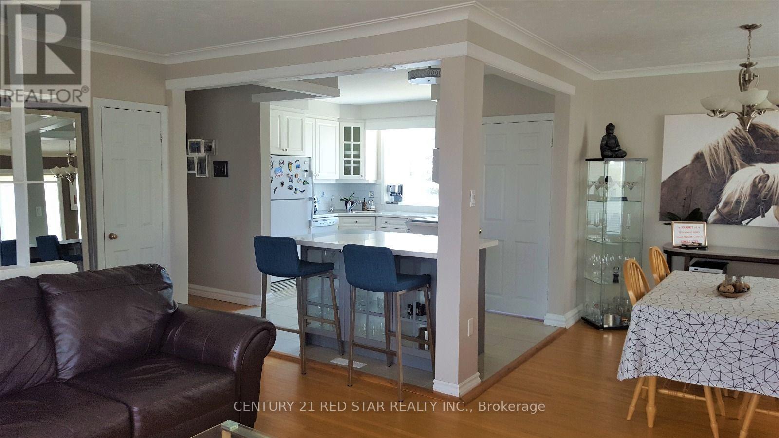 235 Mary Street Property Photo 6