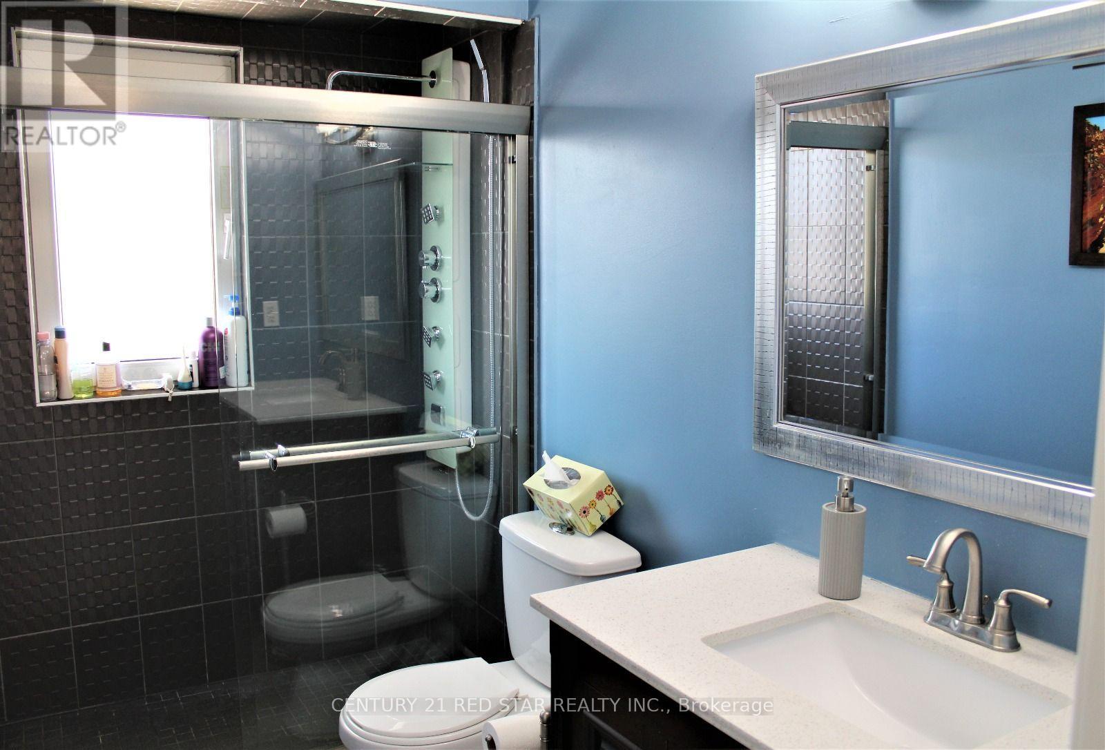 235 Mary Street Property Photo 11