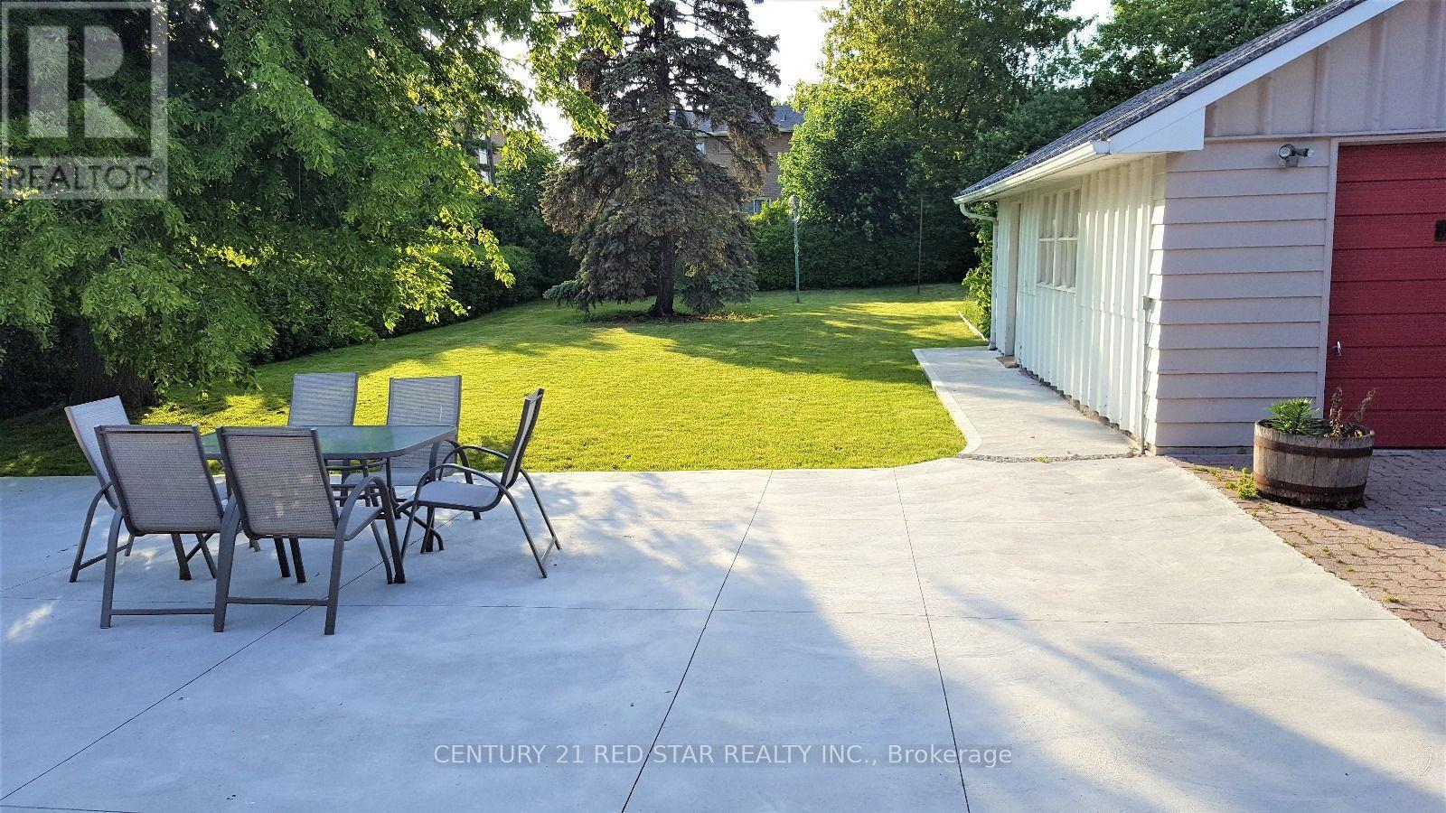 235 Mary Street Property Photo 13