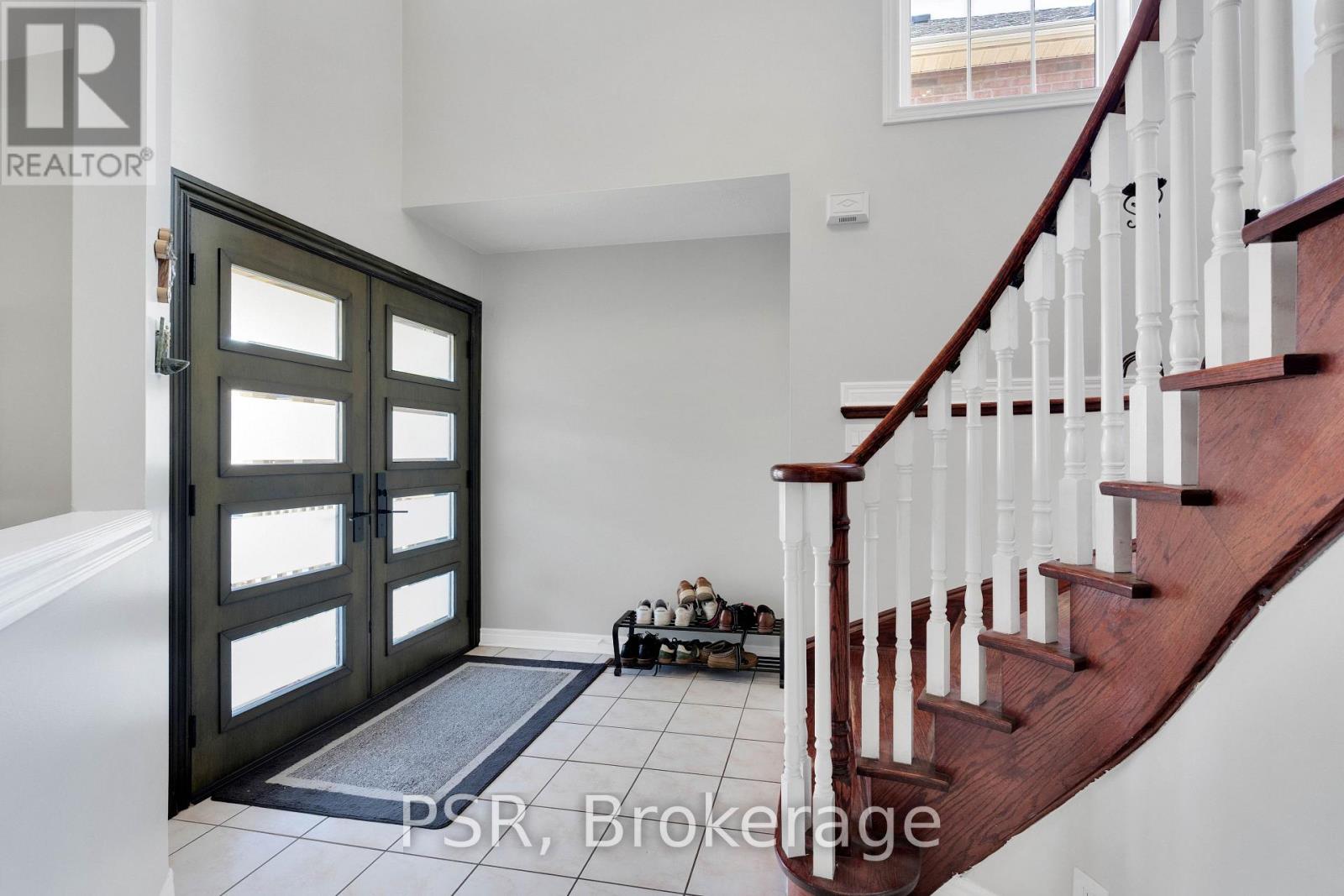 10 Baccarat Crescent Property Photo 6