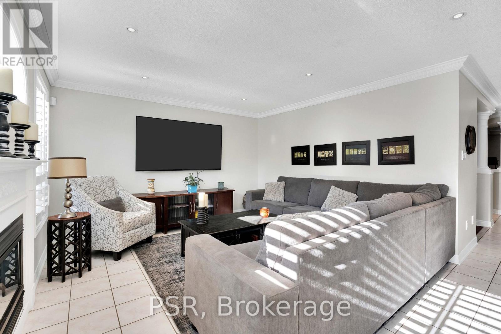10 Baccarat Crescent Property Photo 9