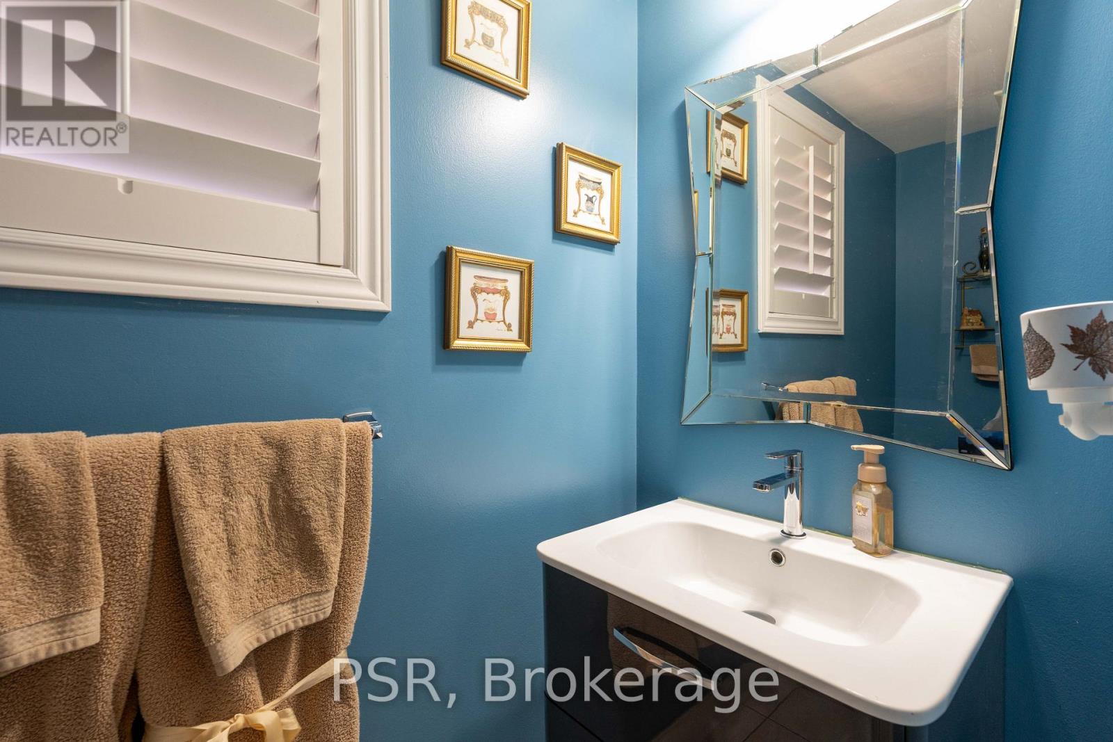 10 Baccarat Crescent Property Photo 18