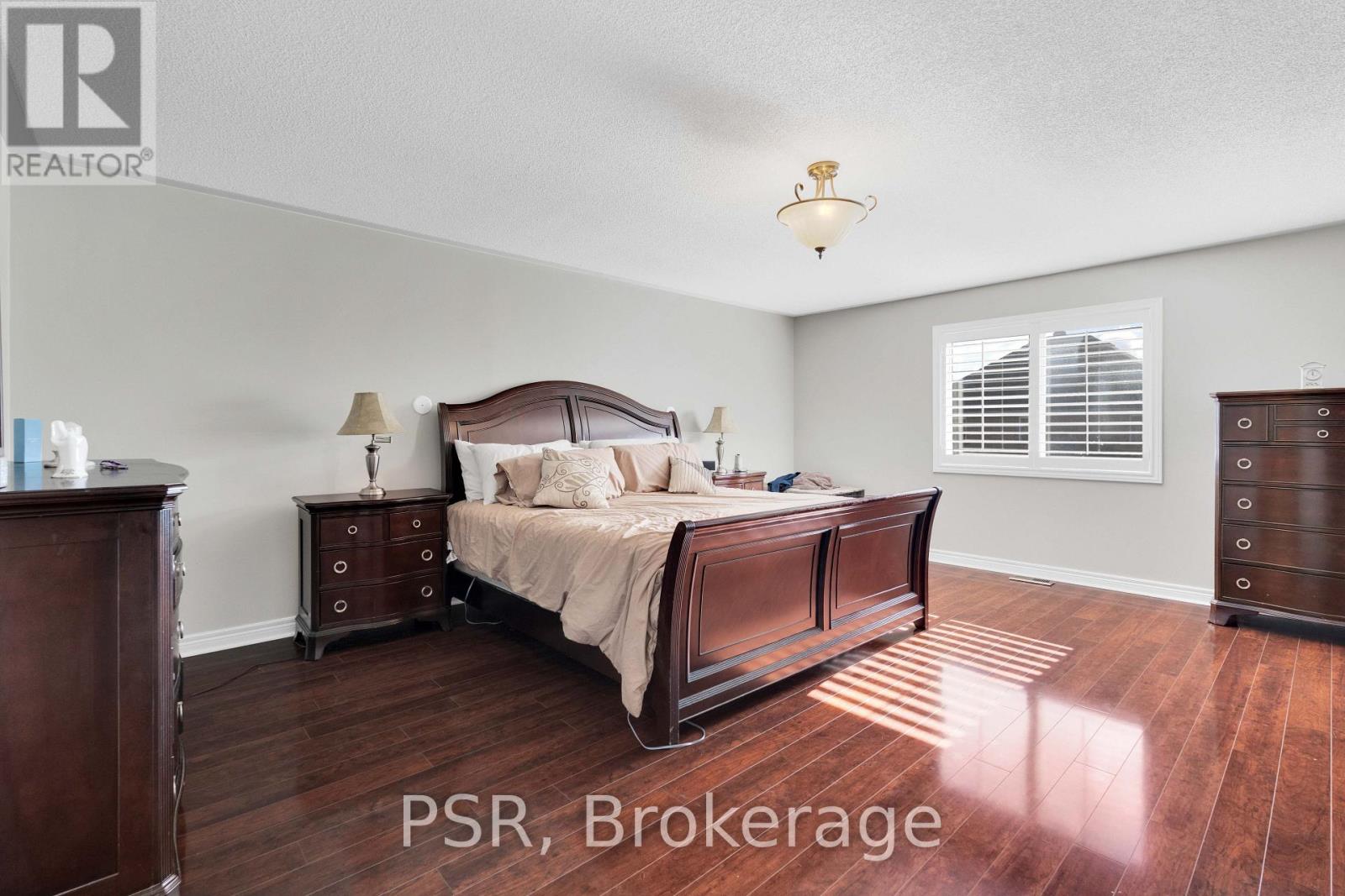10 Baccarat Crescent Property Photo 23