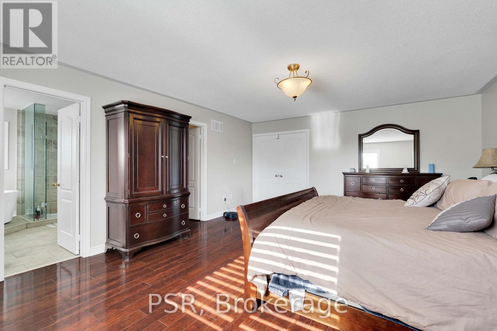 10 Baccarat Crescent Property Photo 24