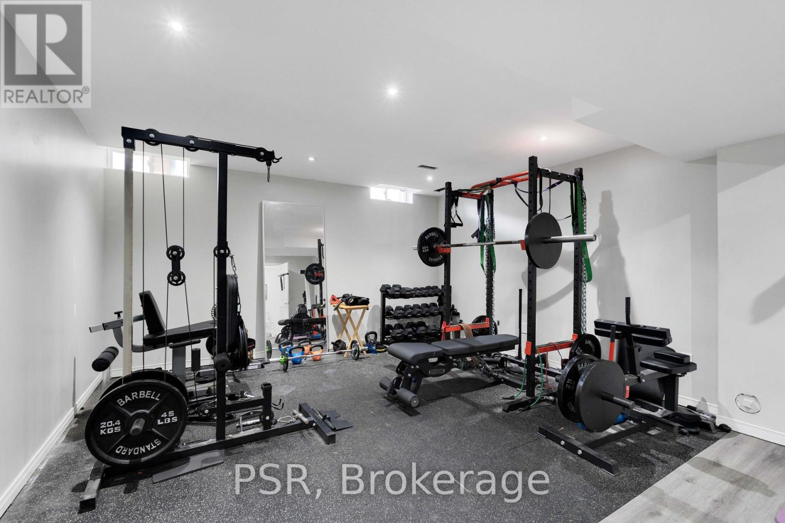 10 Baccarat Crescent Property Photo 34
