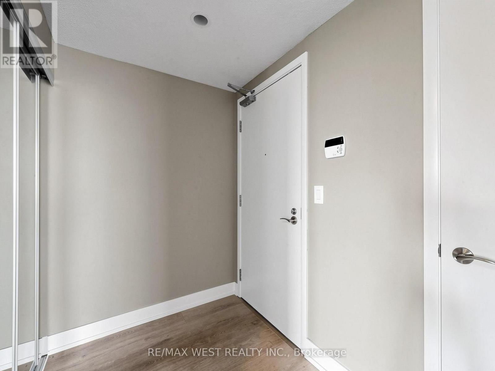 608 - 3091 Dufferin Street Property Photo 11