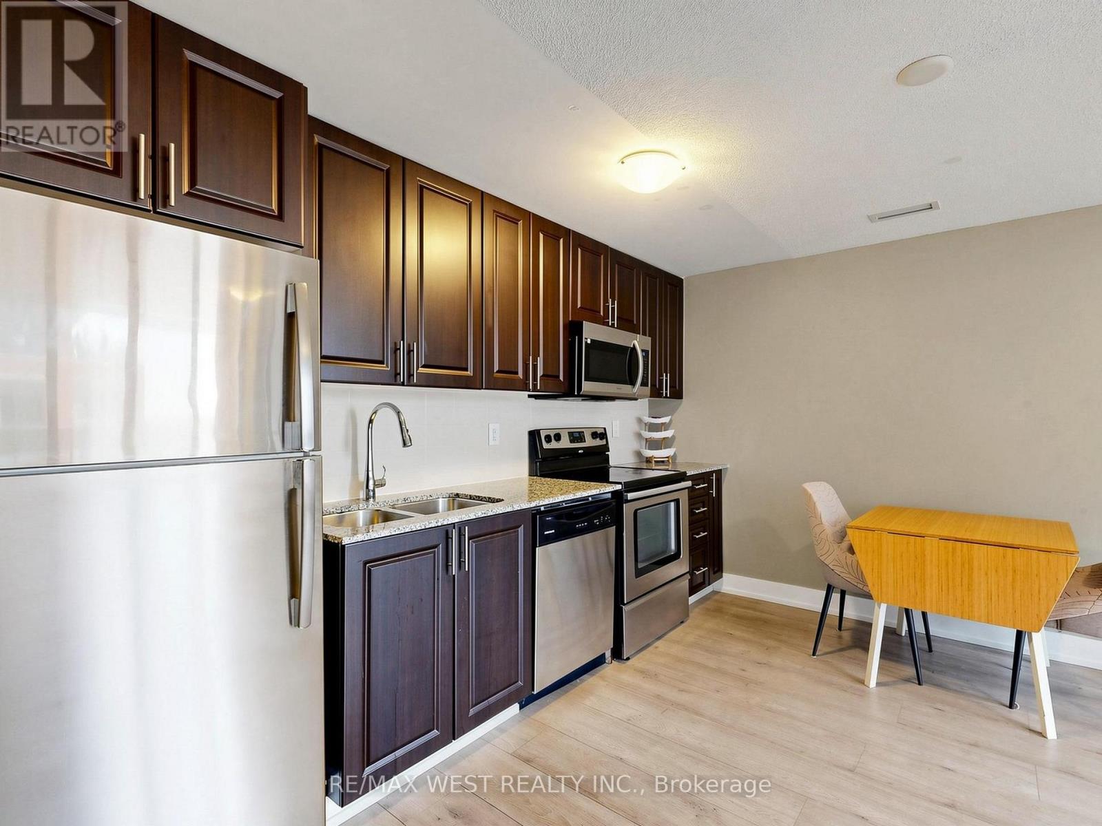 608 - 3091 Dufferin Street Property Photo 12