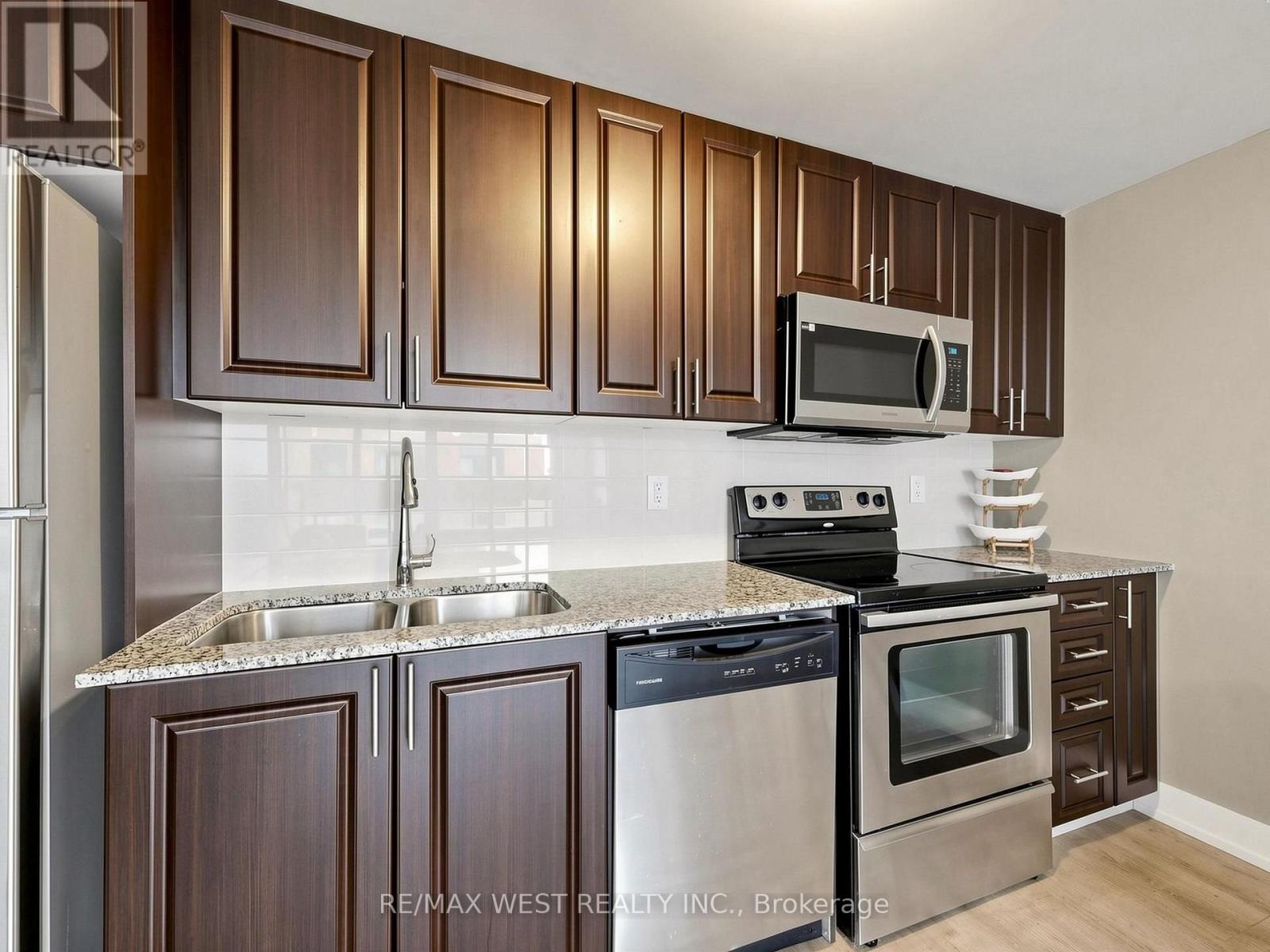 608 - 3091 Dufferin Street Property Photo 13
