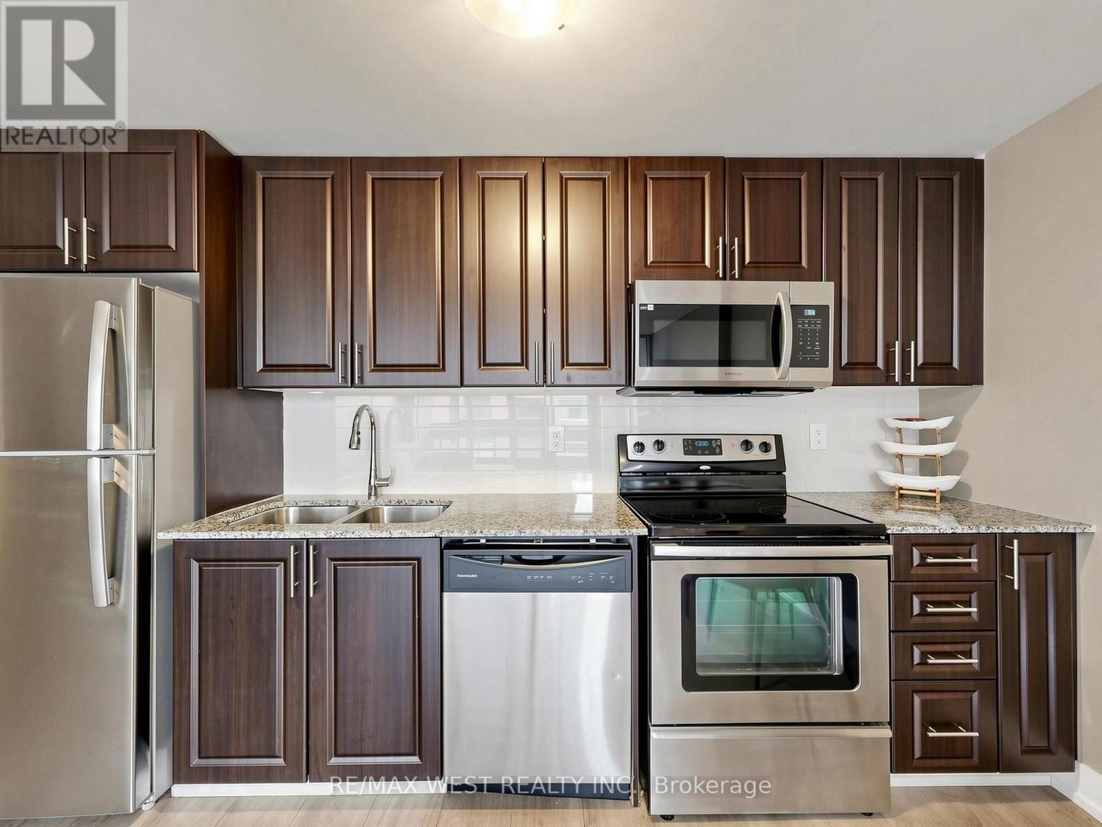 608 - 3091 Dufferin Street Property Photo 14