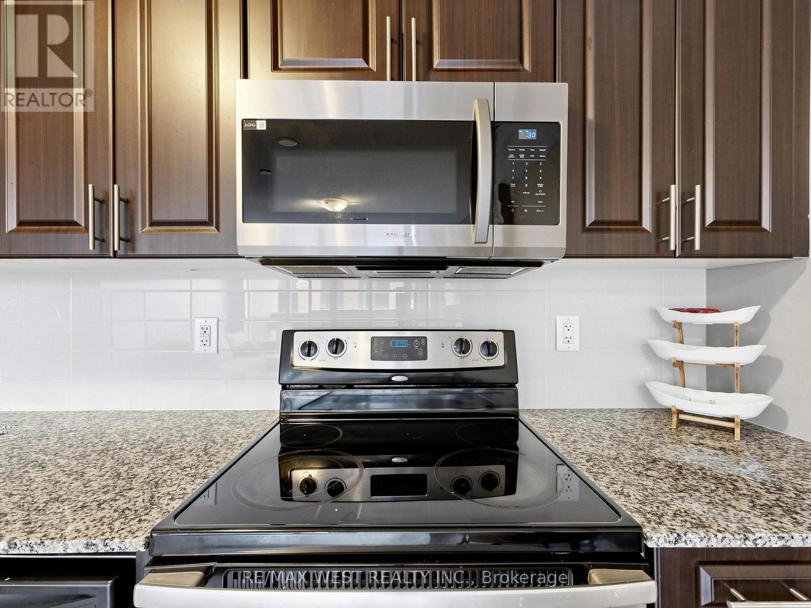 608 - 3091 Dufferin Street Property Photo 15