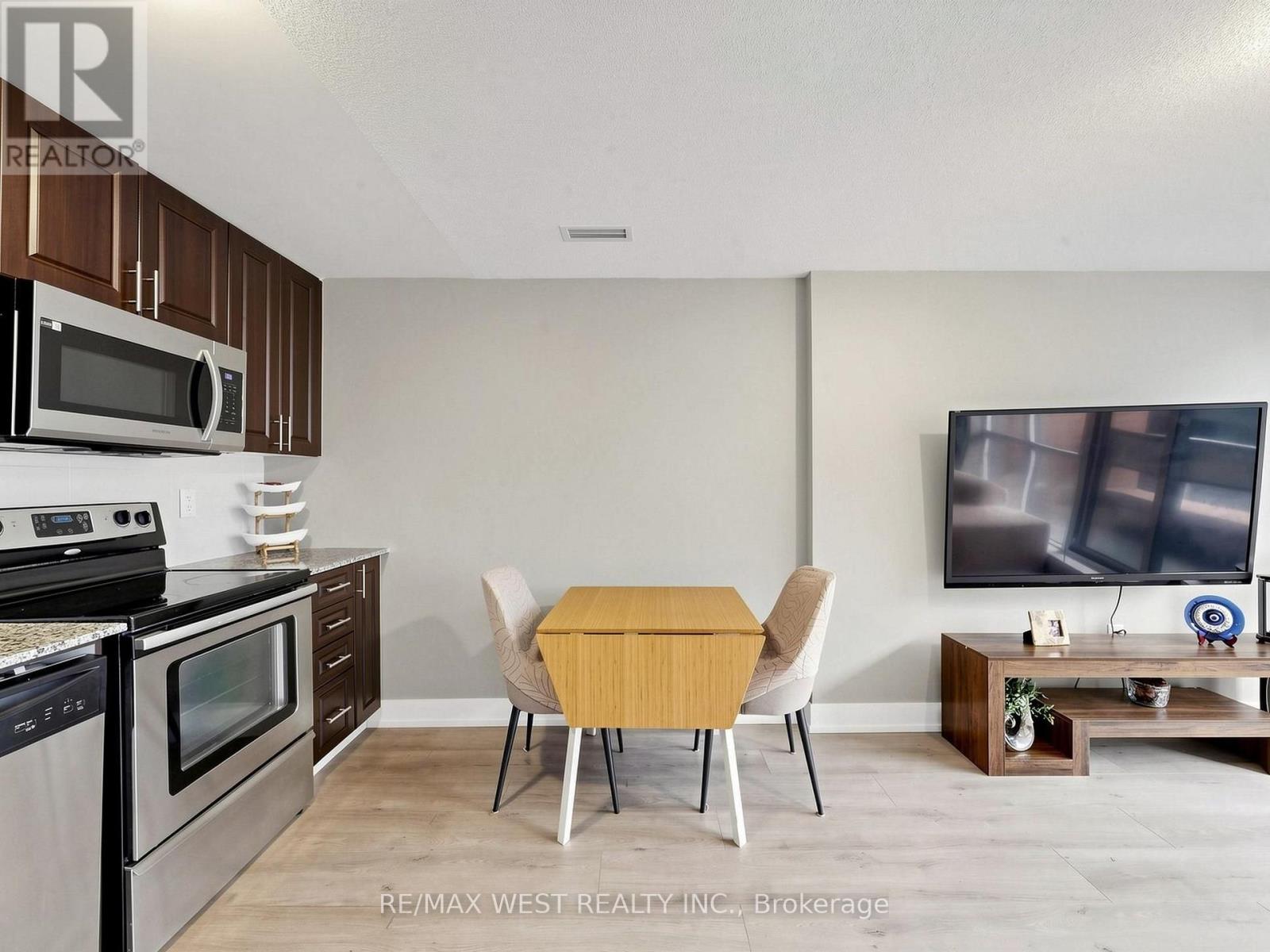 608 - 3091 Dufferin Street Property Photo 16