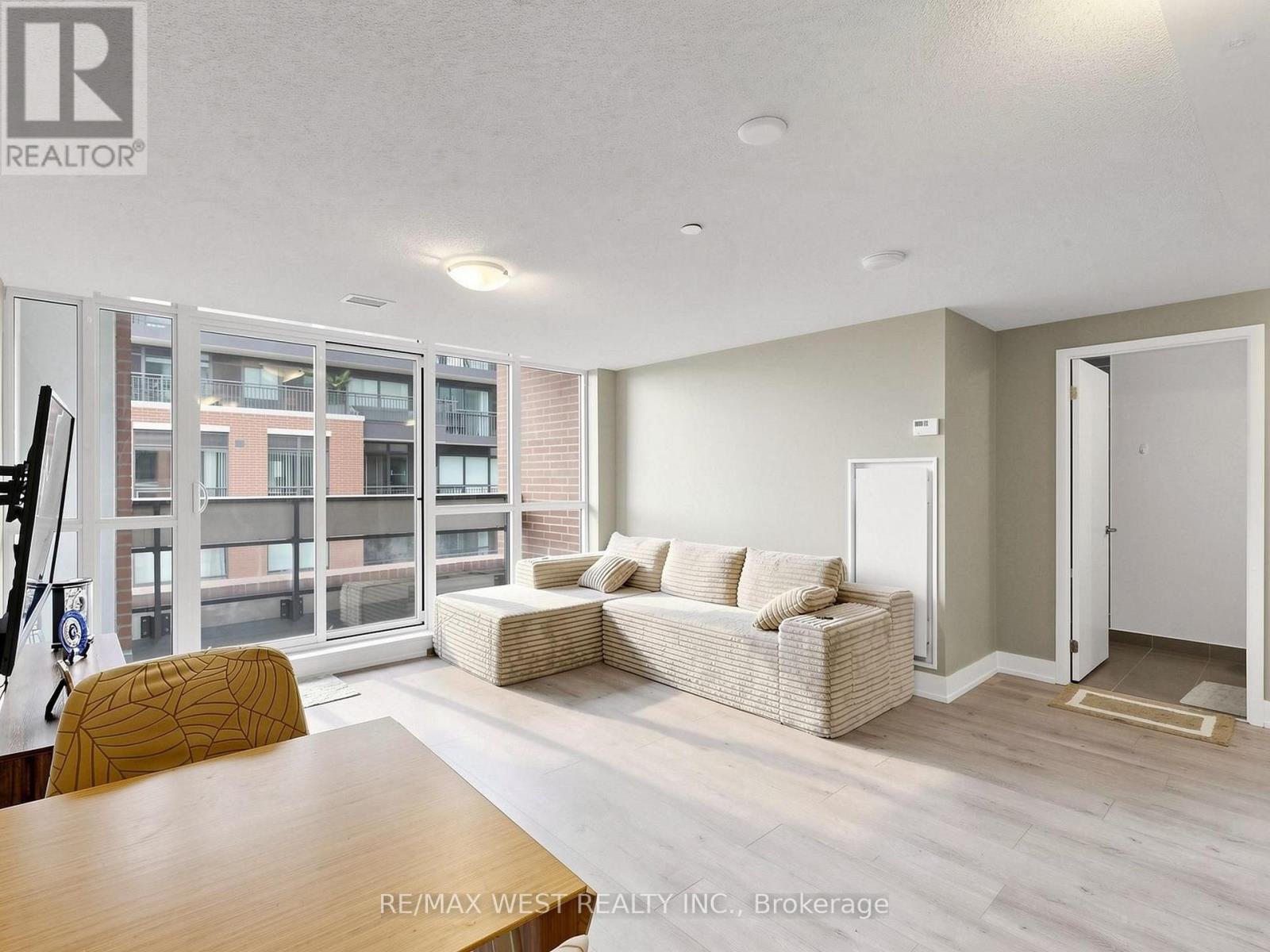 608 - 3091 Dufferin Street Property Photo 20