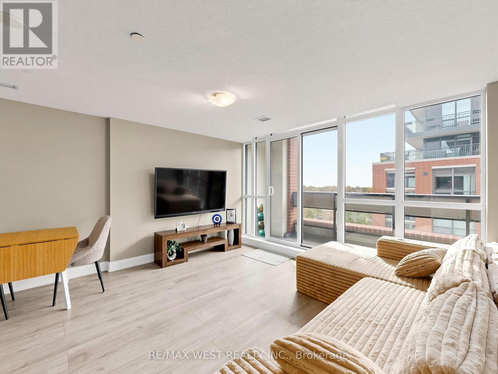 608 - 3091 Dufferin Street Property Photo 22