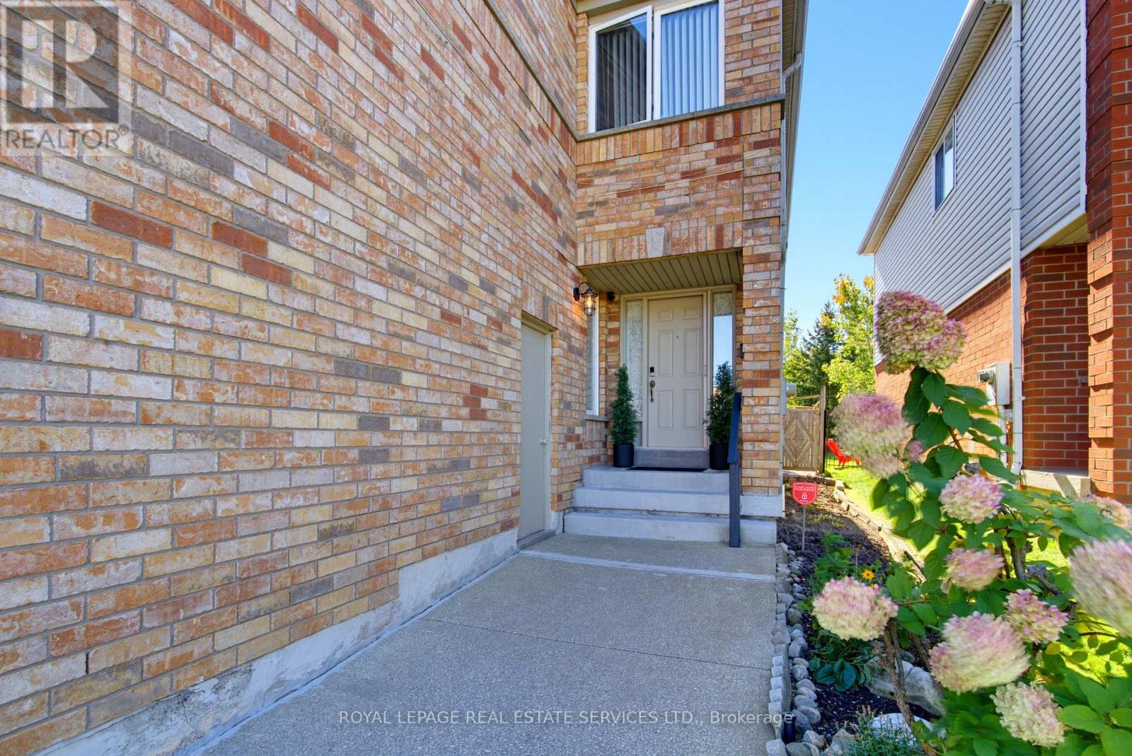 5582 Kimmeridge Gate Property Photo 3